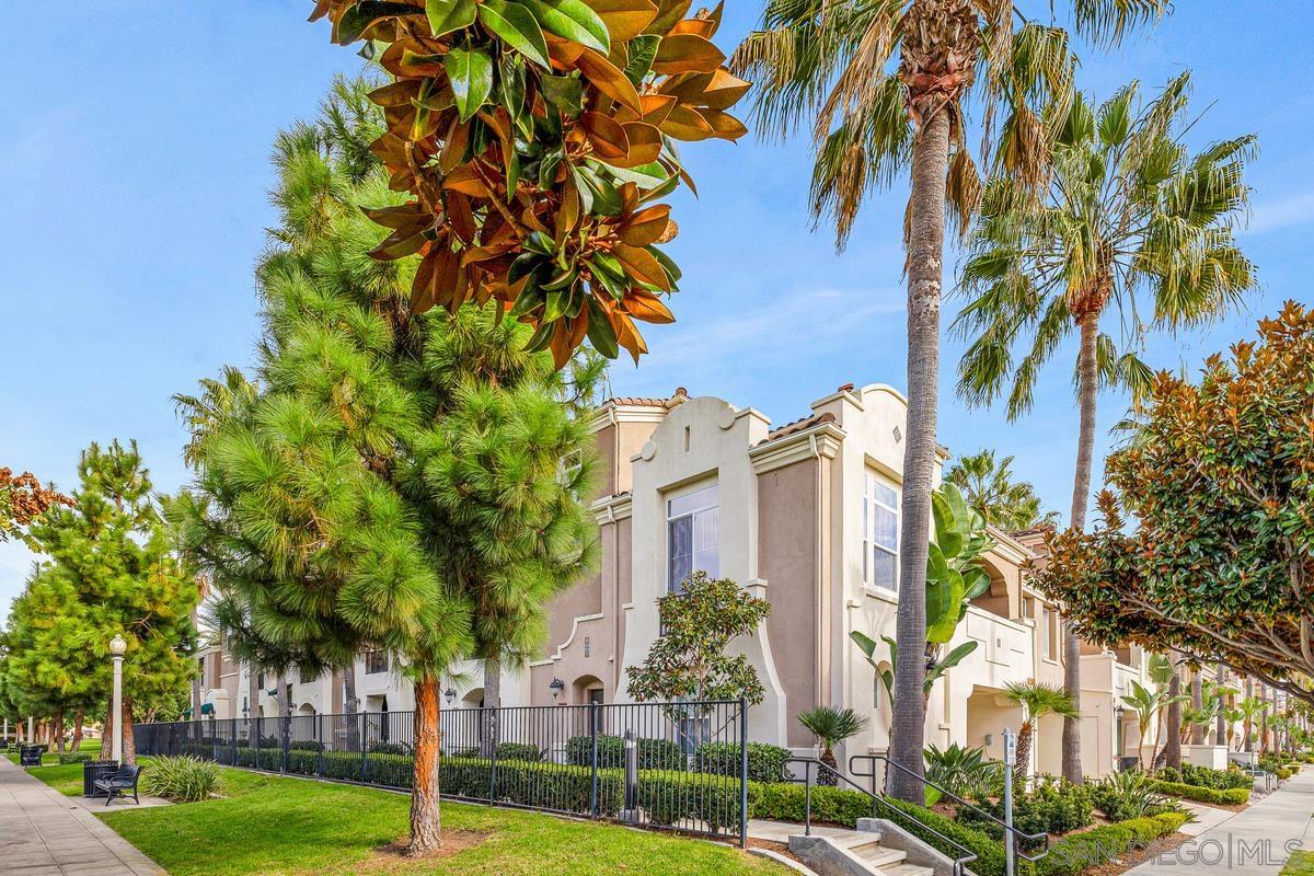 Detail Gallery Image 2 of 41 For 2842  Farragut Road  #131,  San Diego,  CA 92106 - 3 Beds | 3 Baths