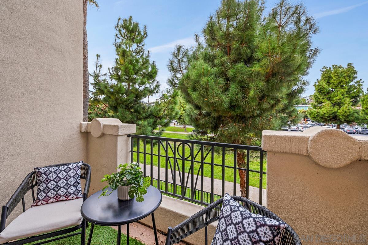 Detail Gallery Image 12 of 41 For 2842  Farragut Road  #131,  San Diego,  CA 92106 - 3 Beds | 3 Baths