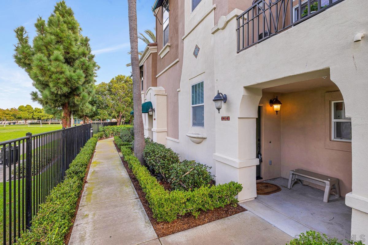 Detail Gallery Image 3 of 41 For 2842  Farragut Road  #131,  San Diego,  CA 92106 - 3 Beds | 3 Baths