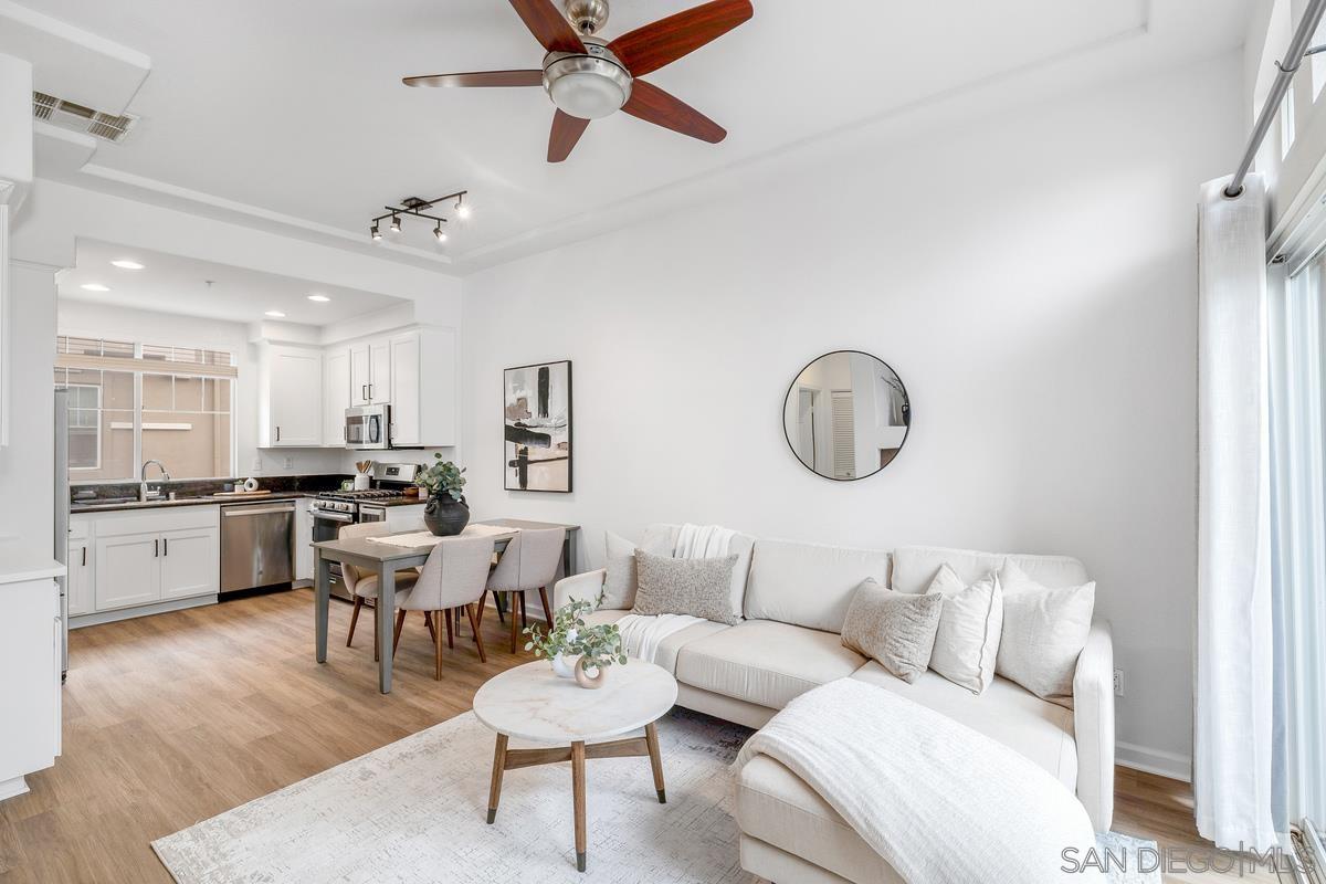 Detail Gallery Image 4 of 41 For 2842  Farragut Road  #131,  San Diego,  CA 92106 - 3 Beds | 3 Baths