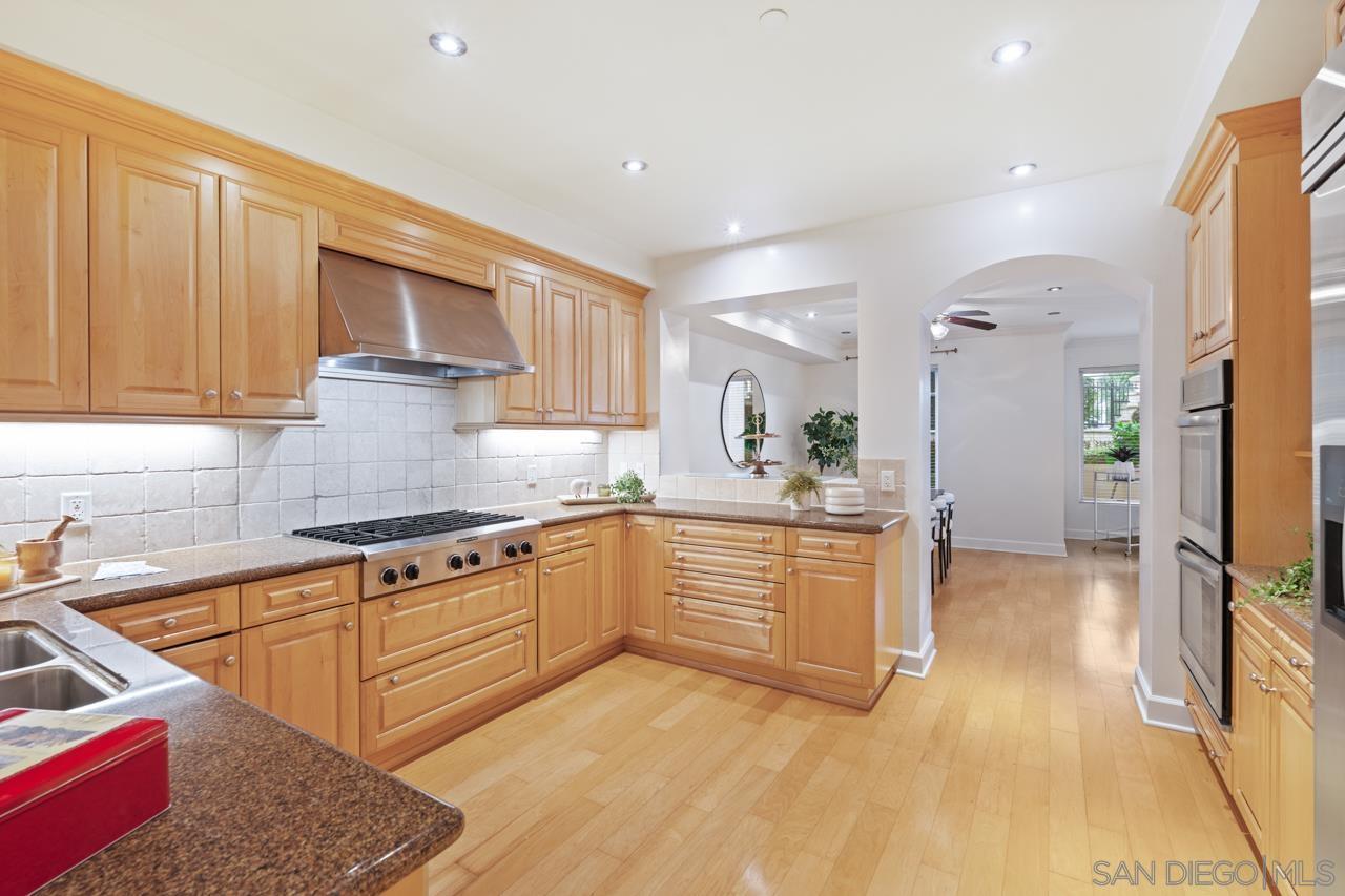 Detail Gallery Image 19 of 49 For 1040  Genter St  #103,  La Jolla,  CA 92037 - 3 Beds | 3 Baths