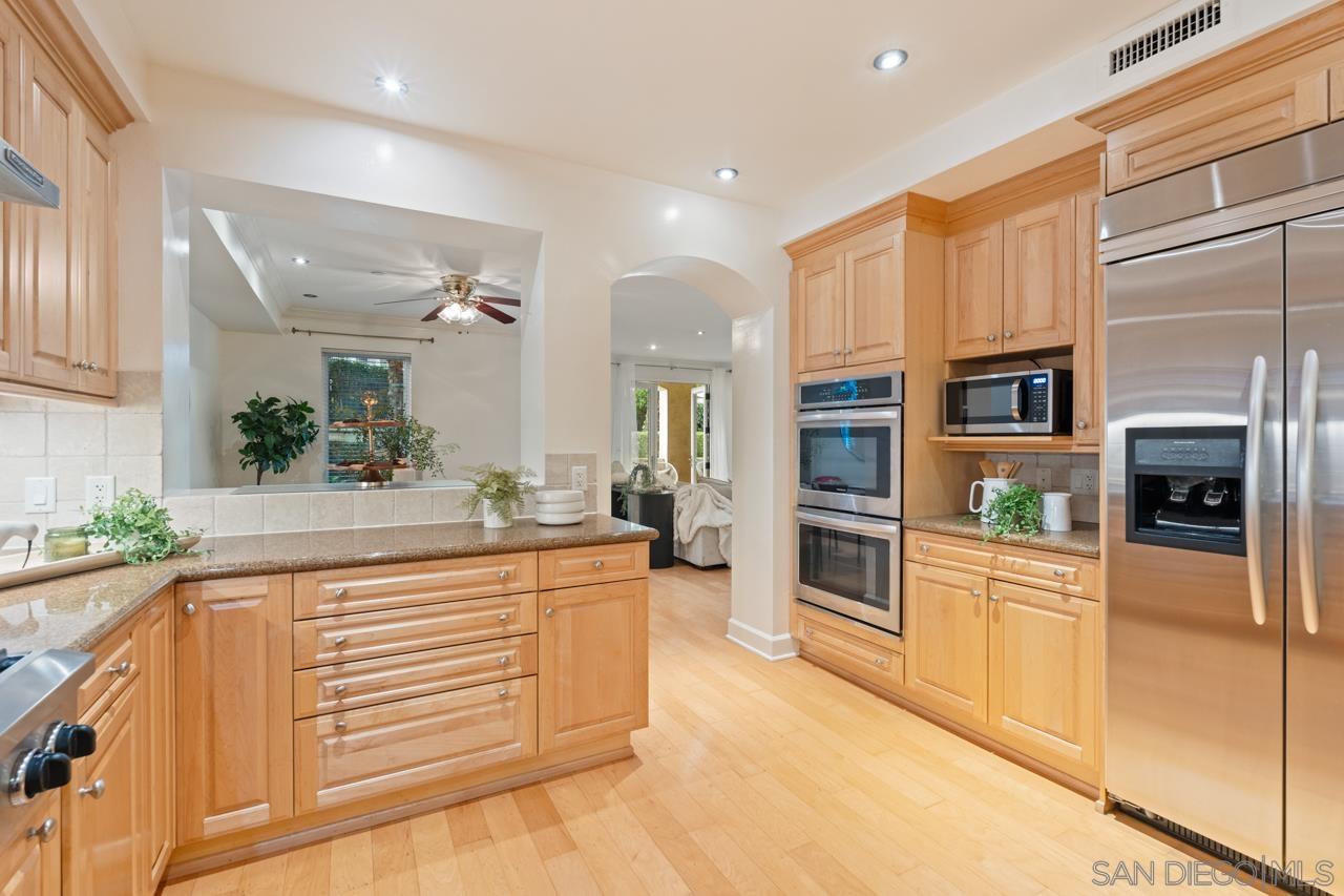 Detail Gallery Image 20 of 49 For 1040  Genter St  #103,  La Jolla,  CA 92037 - 3 Beds | 3 Baths