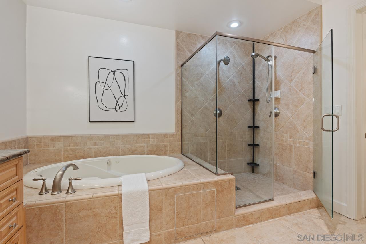 Detail Gallery Image 27 of 49 For 1040  Genter St  #103,  La Jolla,  CA 92037 - 3 Beds | 3 Baths