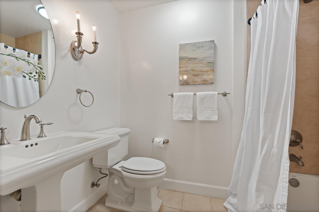 Detail Gallery Image 32 of 49 For 1040  Genter St  #103,  La Jolla,  CA 92037 - 3 Beds | 3 Baths