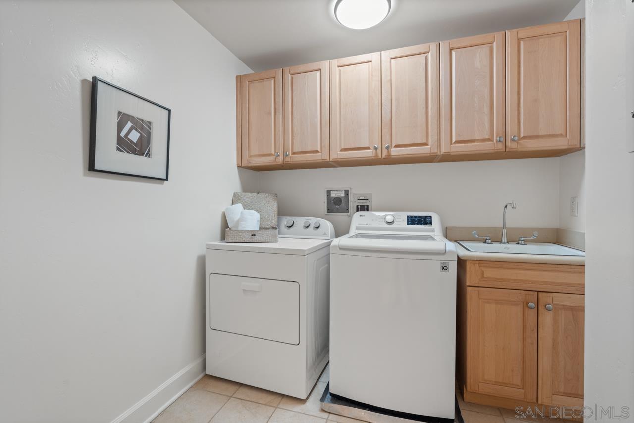 Detail Gallery Image 35 of 49 For 1040  Genter St  #103,  La Jolla,  CA 92037 - 3 Beds | 3 Baths