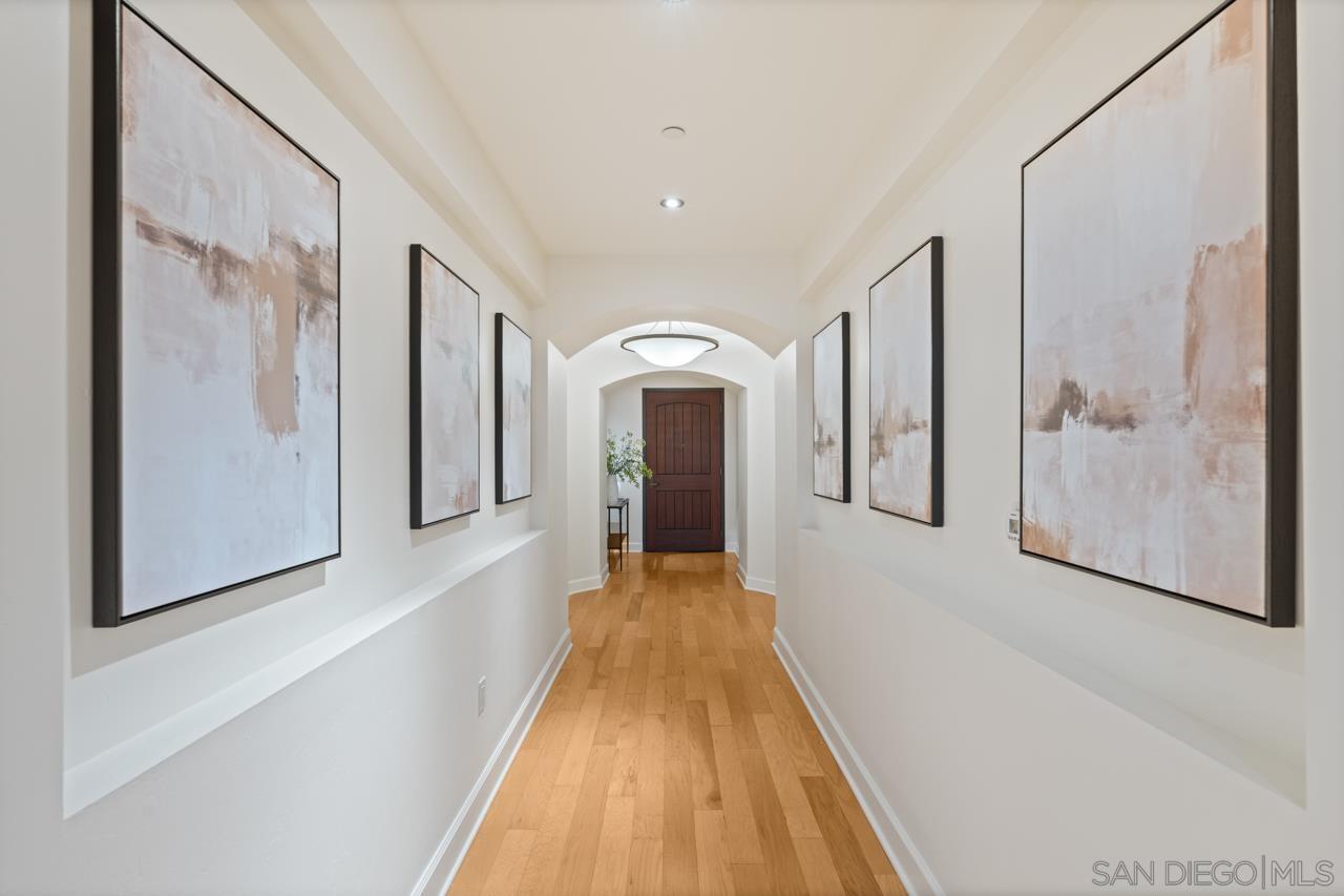 Detail Gallery Image 5 of 49 For 1040  Genter St  #103,  La Jolla,  CA 92037 - 3 Beds | 3 Baths