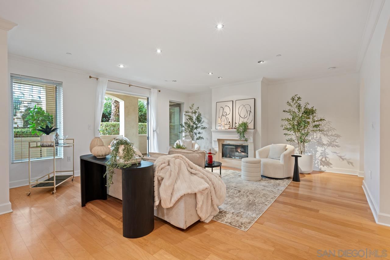 Detail Gallery Image 6 of 49 For 1040  Genter St  #103,  La Jolla,  CA 92037 - 3 Beds | 3 Baths