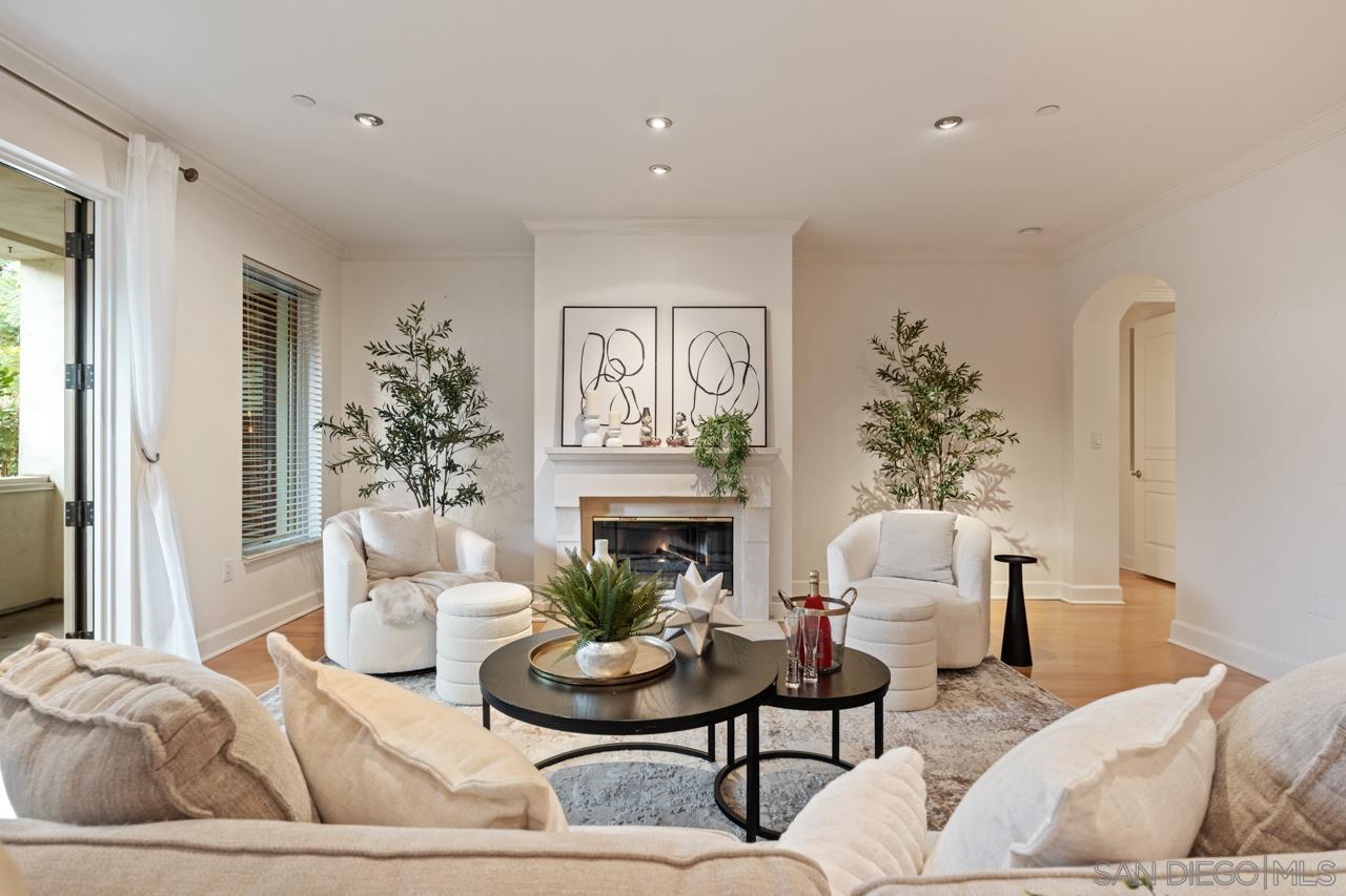 Detail Gallery Image 7 of 49 For 1040  Genter St  #103,  La Jolla,  CA 92037 - 3 Beds | 3 Baths