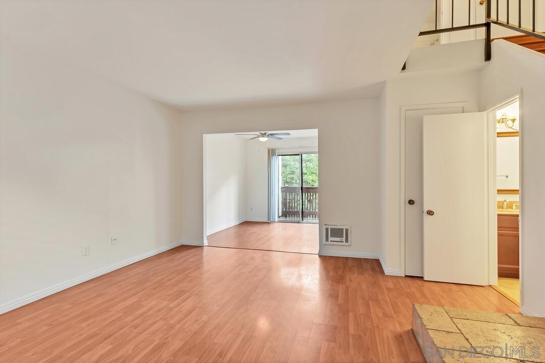 Detail Gallery Image 2 of 30 For 7962  Mission Center Ct  #F,  San Diego,  CA 92108 - 2 Beds | 1/1 Baths