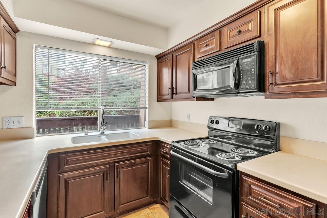 Detail Gallery Image 12 of 30 For 7962  Mission Center Ct  #F,  San Diego,  CA 92108 - 2 Beds | 1/1 Baths