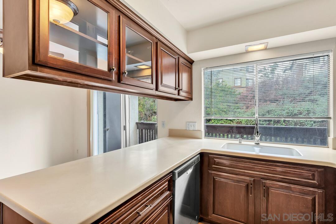 Detail Gallery Image 14 of 30 For 7962  Mission Center Ct  #F,  San Diego,  CA 92108 - 2 Beds | 1/1 Baths