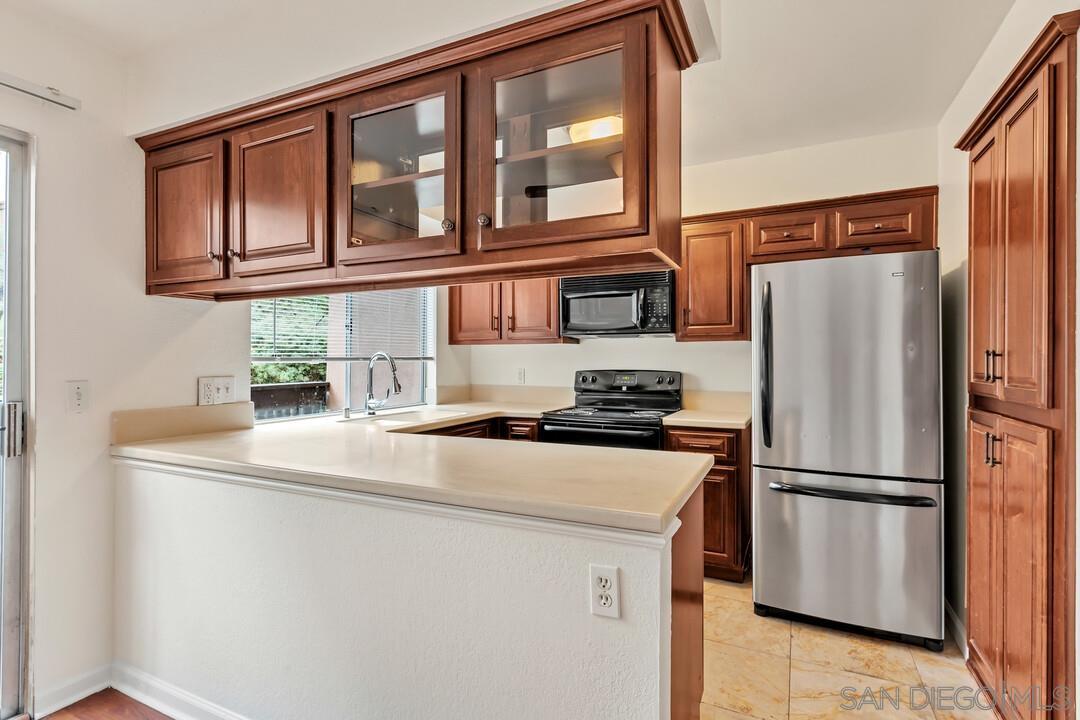 Detail Gallery Image 9 of 30 For 7962  Mission Center Ct  #F,  San Diego,  CA 92108 - 2 Beds | 1/1 Baths