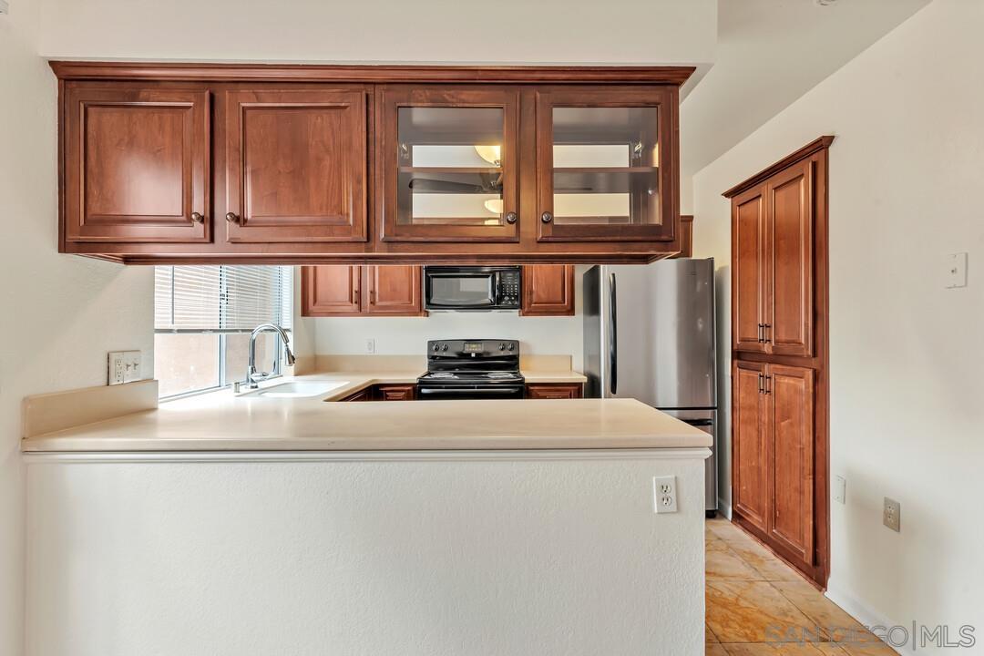 Detail Gallery Image 10 of 30 For 7962  Mission Center Ct  #F,  San Diego,  CA 92108 - 2 Beds | 1/1 Baths