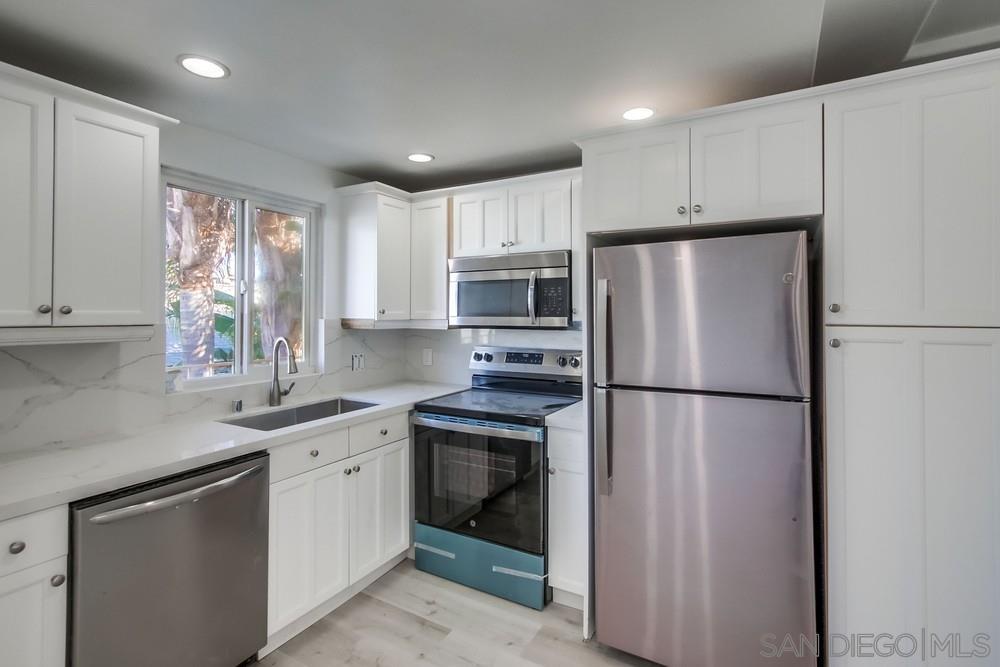 Front Image Thumbnail for SD250044511