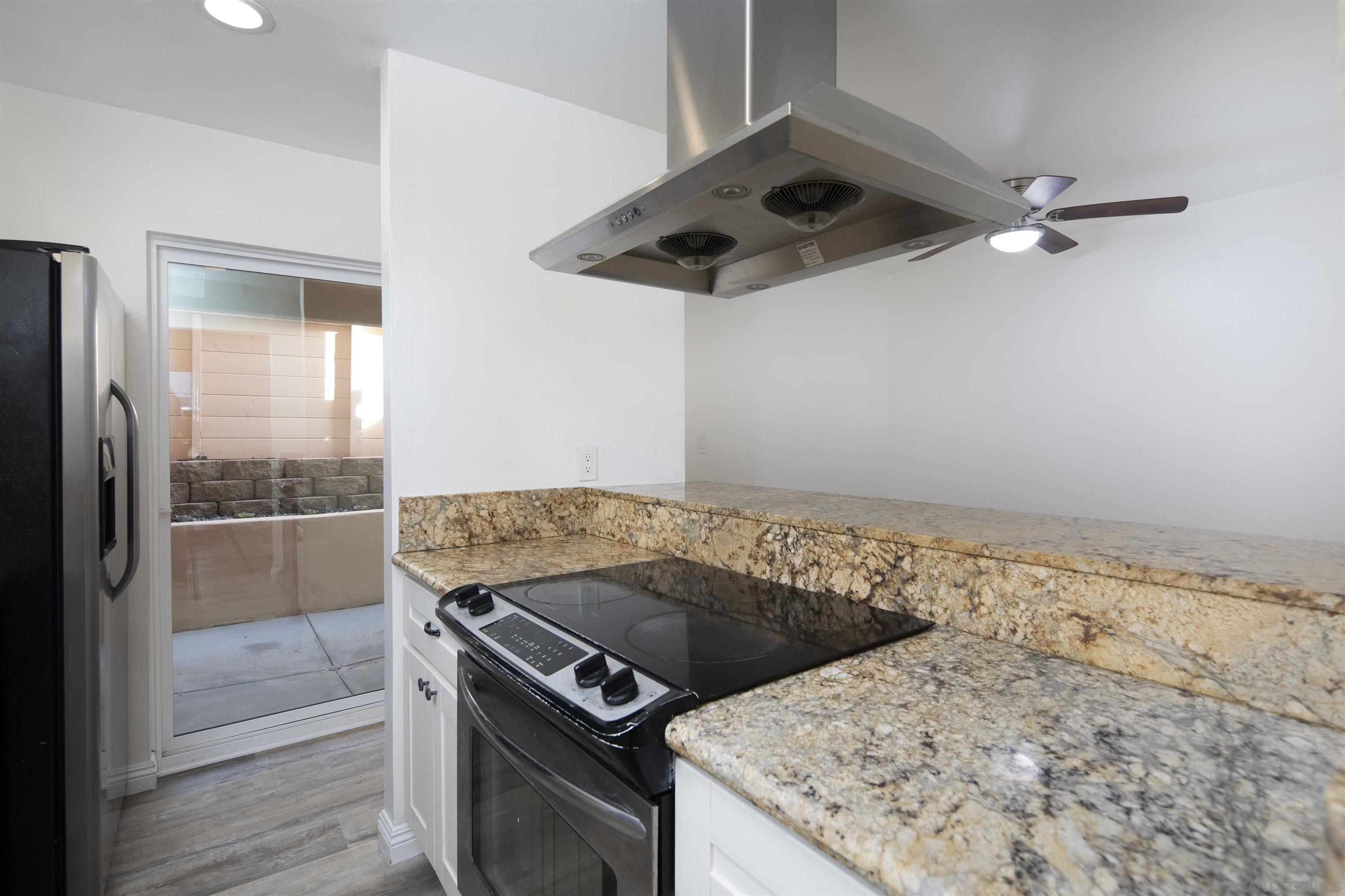 Detail Gallery Image 12 of 26 For 3270  Ashford Street  a,  San Diego,  CA 92111 - 2 Beds | 2 Baths