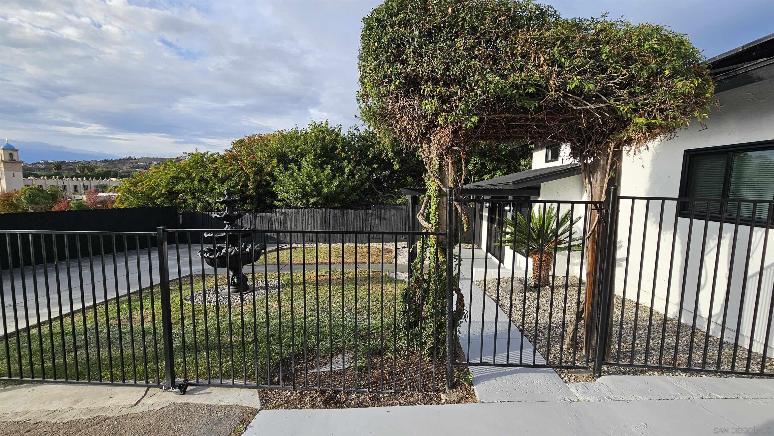 Detail Gallery Image 2 of 38 For 3443  Golden View Ter, Lemon Grove,  CA 91945 - 4 Beds | 2 Baths