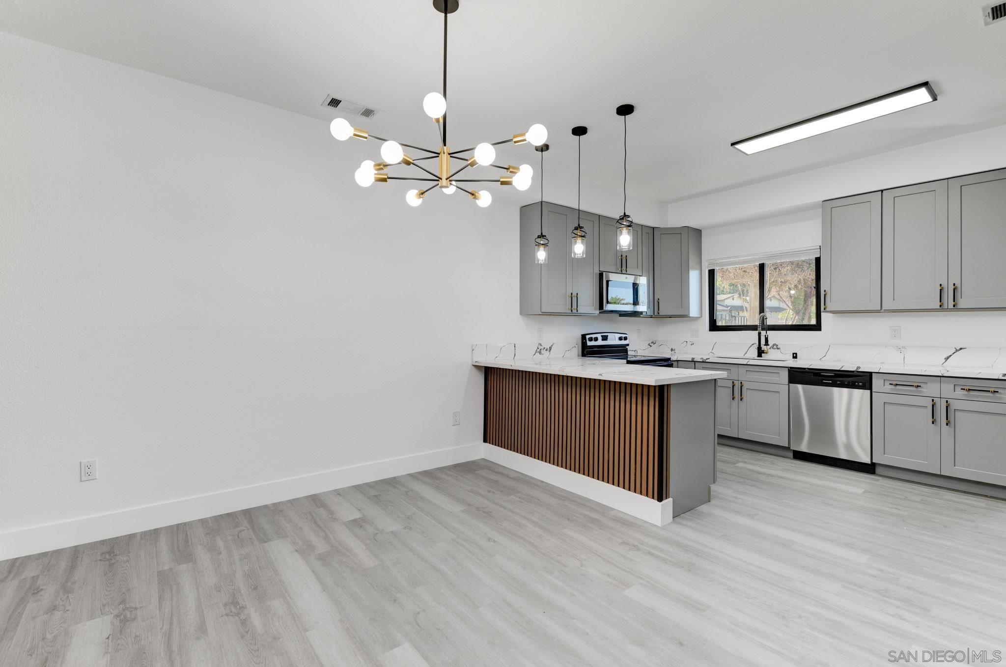 Detail Gallery Image 13 of 37 For 3443  Golden View Ter, Lemon Grove,  CA 91945 - 4 Beds | 2 Baths