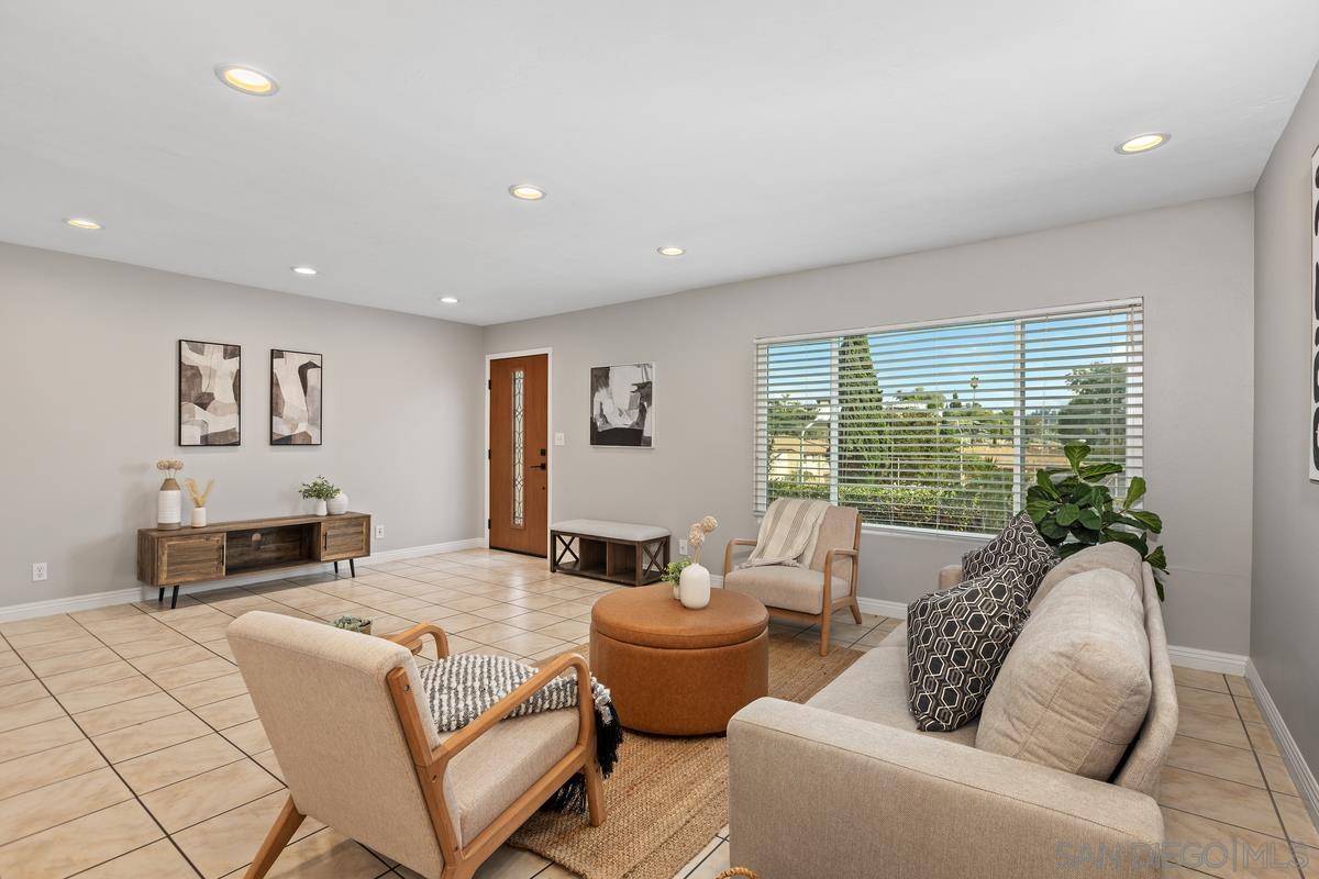 Detail Gallery Image 3 of 40 For 5800  Lake Murray Blvd  #49,  La Mesa,  CA 91942 - 3 Beds | 2/1 Baths