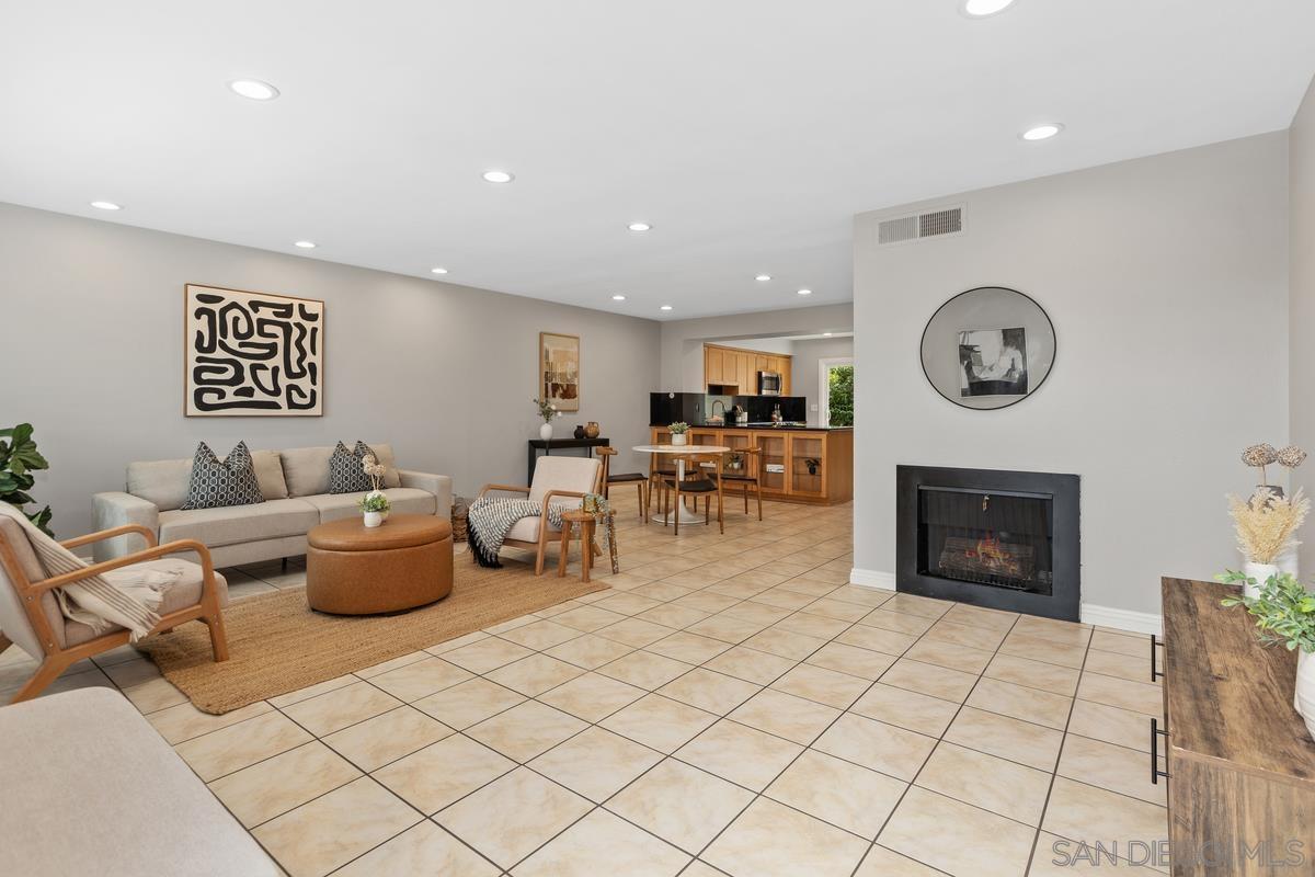 Detail Gallery Image 4 of 40 For 5800  Lake Murray Blvd  #49,  La Mesa,  CA 91942 - 3 Beds | 2/1 Baths