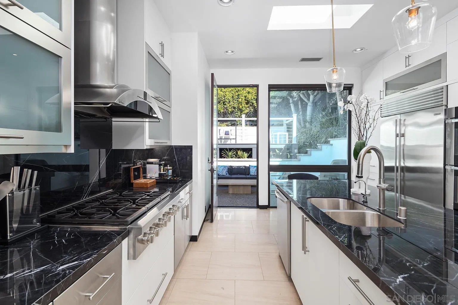 Detail Gallery Image 44 of 63 For 3515  Union Street, San Diego,  CA 92103 - 4 Beds | 4 Baths