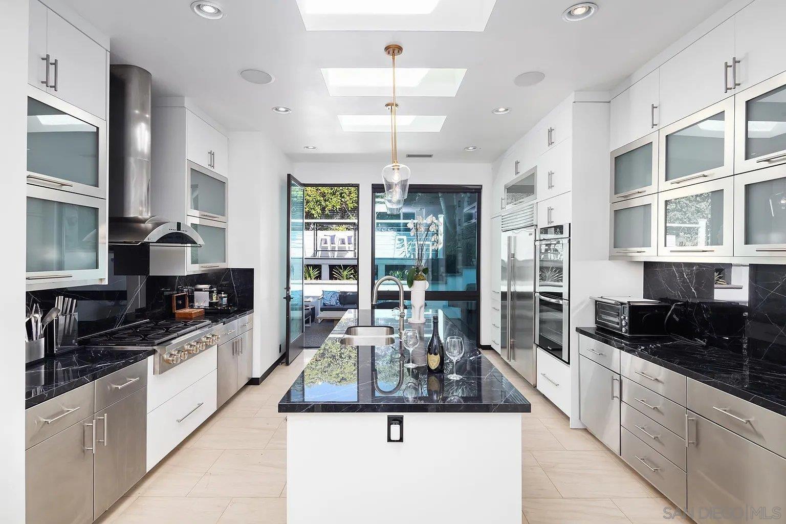 Detail Gallery Image 56 of 63 For 3515  Union Street, San Diego,  CA 92103 - 4 Beds | 4 Baths