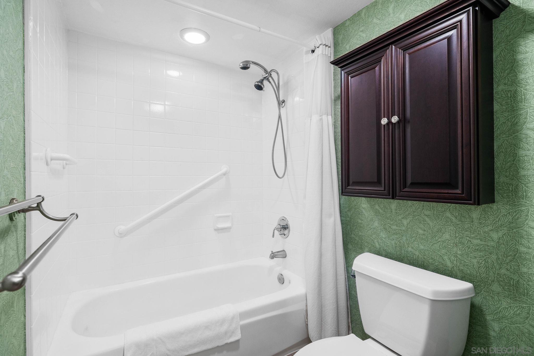 Detail Gallery Image 22 of 39 For 515 S Sierra Ave  #119,  Solana Beach,  CA 92075 - 2 Beds | 2/1 Baths