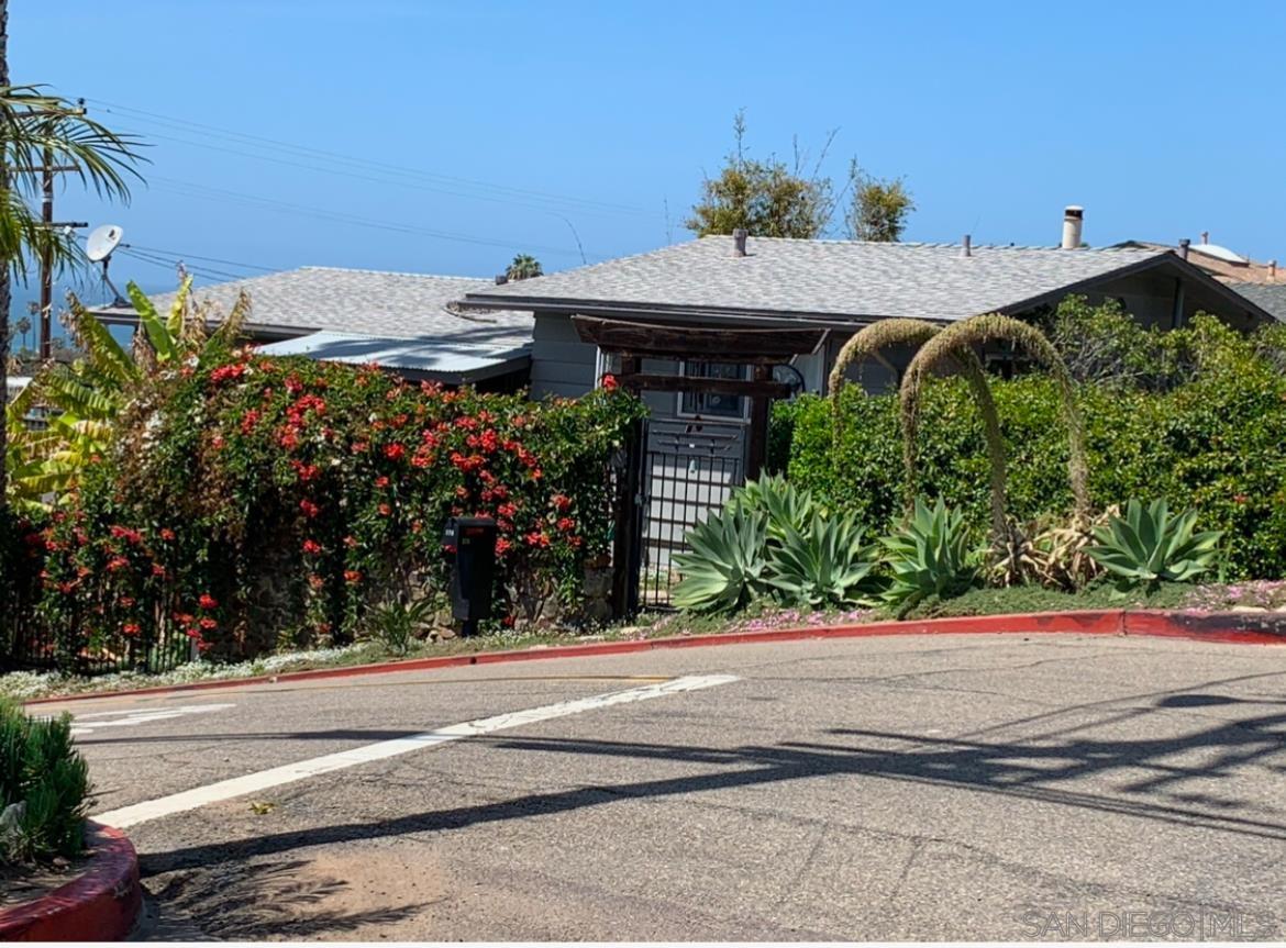 Detail Gallery Image 2 of 29 For 326  Chesterfield, Cardiff By The Sea,  CA 92007 - 2 Beds | 2 Baths