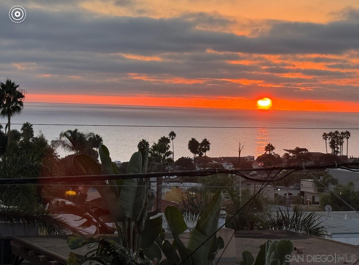 Detail Gallery Image 5 of 29 For 326  Chesterfield, Cardiff By The Sea,  CA 92007 - 2 Beds | 2 Baths