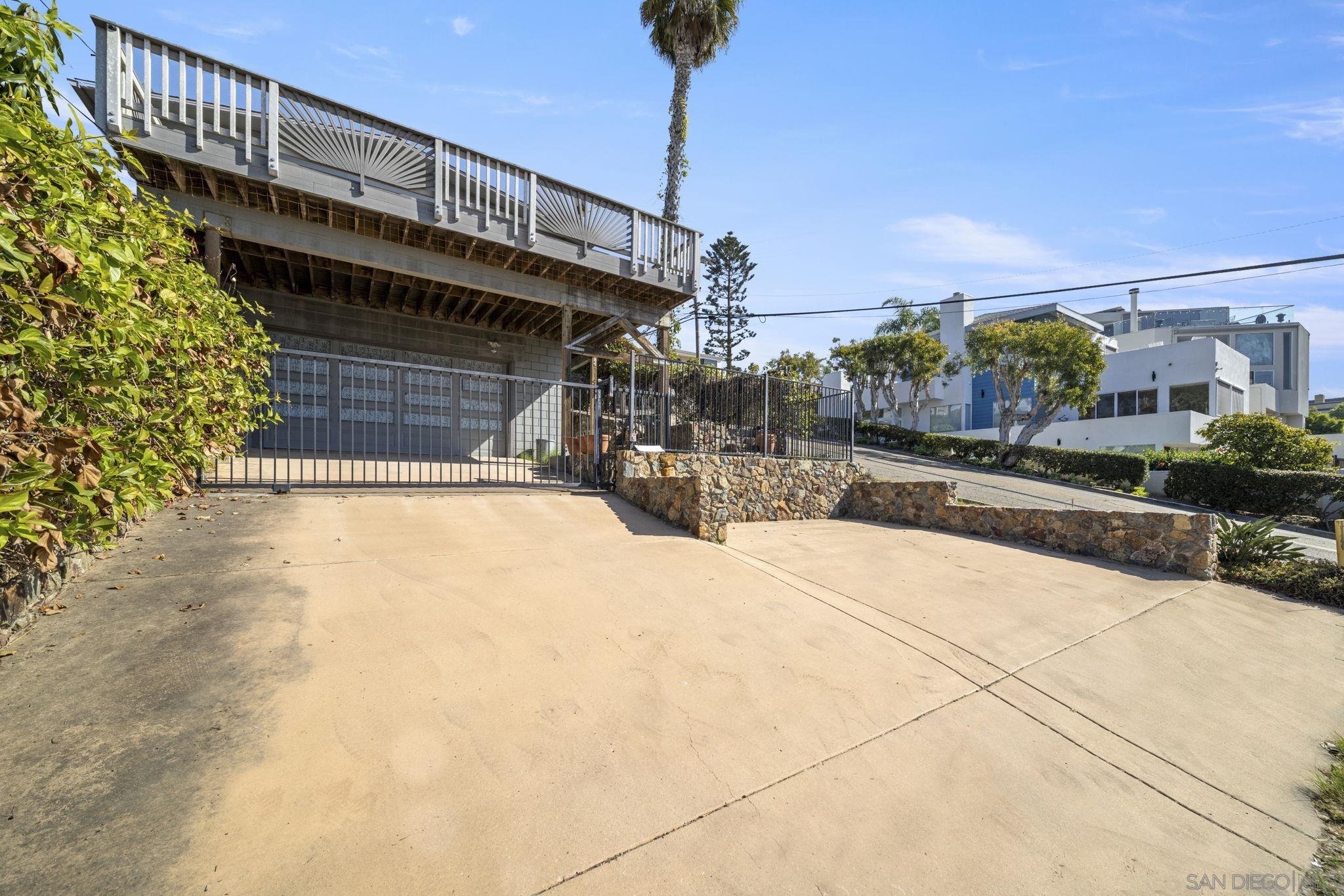 Detail Gallery Image 8 of 29 For 326  Chesterfield, Cardiff By The Sea,  CA 92007 - 2 Beds | 2 Baths