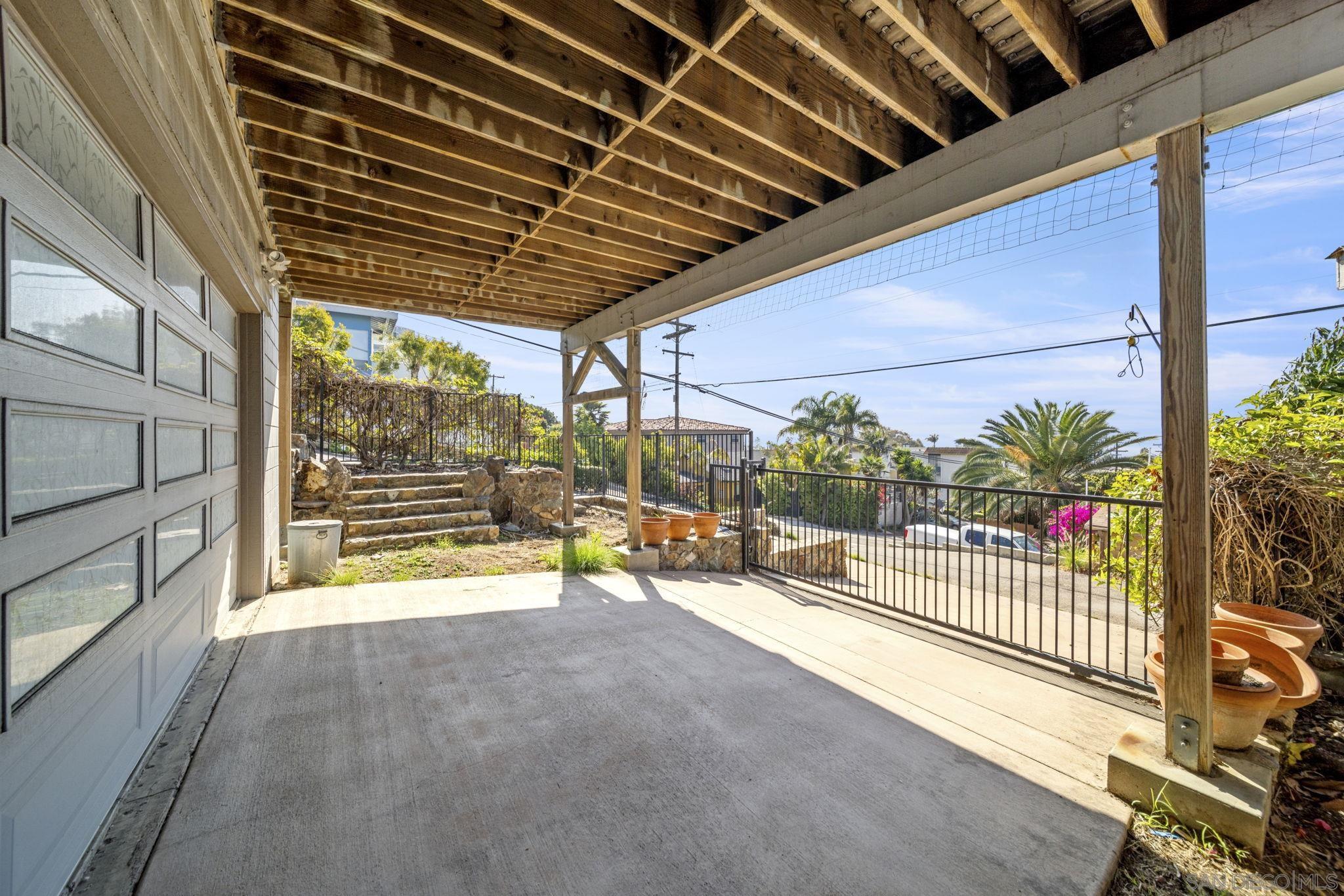 Detail Gallery Image 9 of 29 For 326  Chesterfield, Cardiff By The Sea,  CA 92007 - 2 Beds | 2 Baths