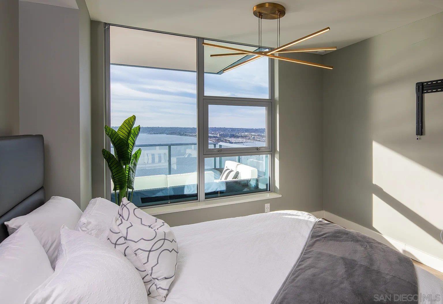 Detail Gallery Image 3 of 26 For 1388  Kettner Blvd  3405, San Diego,  CA 92101 - 2 Beds | 2 Baths