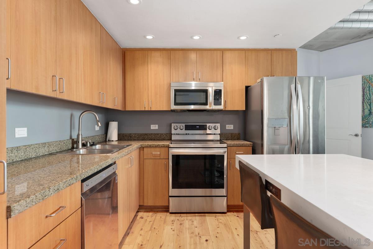 Detail Gallery Image 2 of 39 For 1080  Park Blvd  916, San Diego,  CA 92101 - 2 Beds | 2 Baths