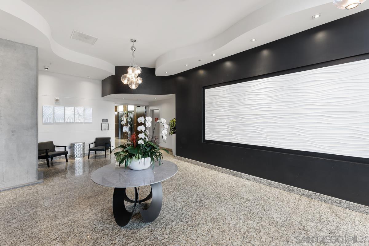 Detail Gallery Image 4 of 39 For 1080  Park Blvd  916, San Diego,  CA 92101 - 2 Beds | 2 Baths