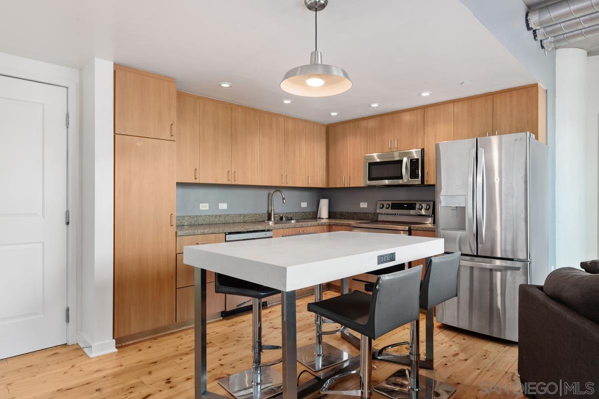 Detail Gallery Image 7 of 39 For 1080  Park Blvd  916, San Diego,  CA 92101 - 2 Beds | 2 Baths