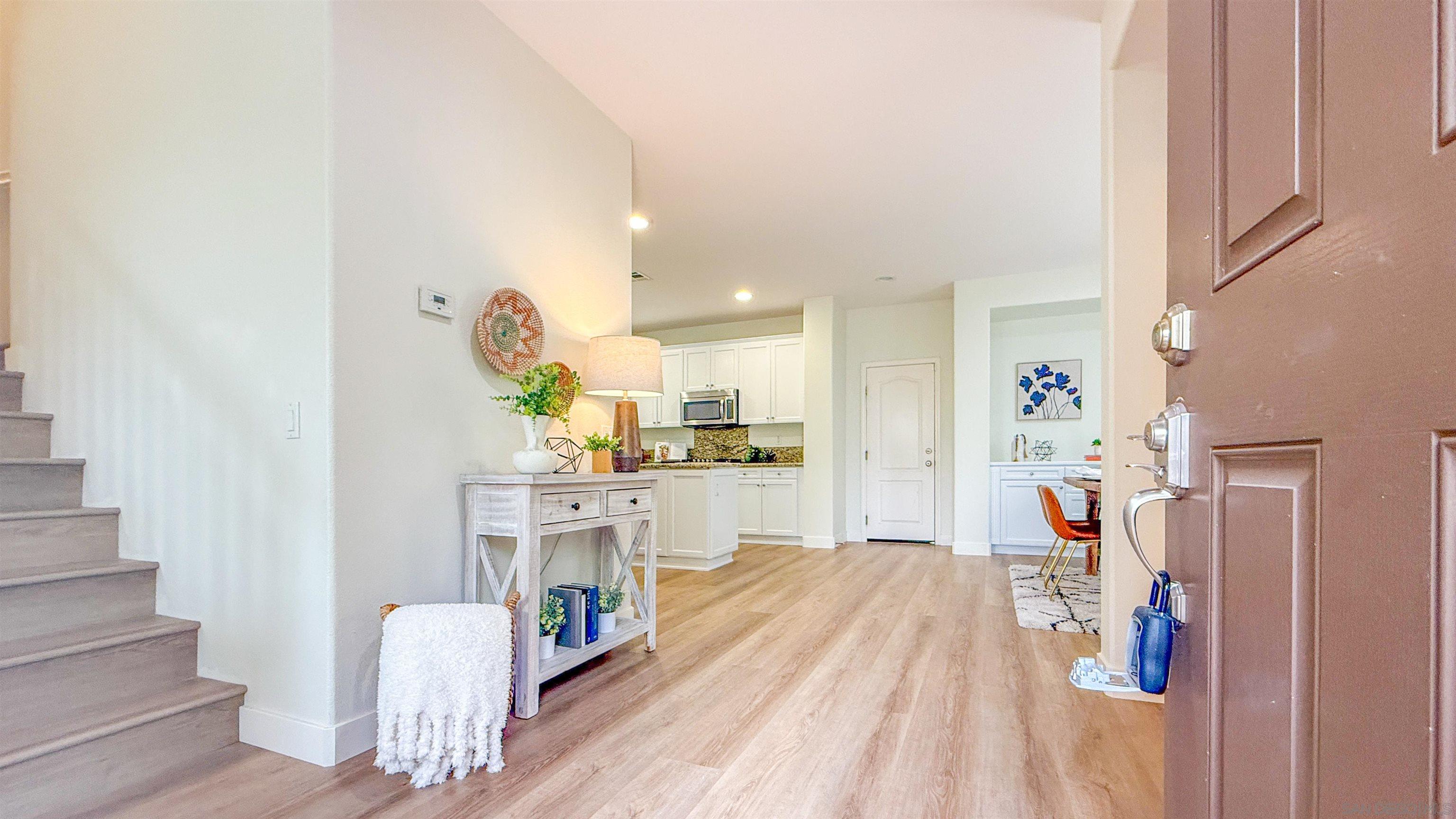 Detail Gallery Image 2 of 40 For 15701  Concord Ridge Ter, San Diego,  CA 92127 - 4 Beds | 2/1 Baths