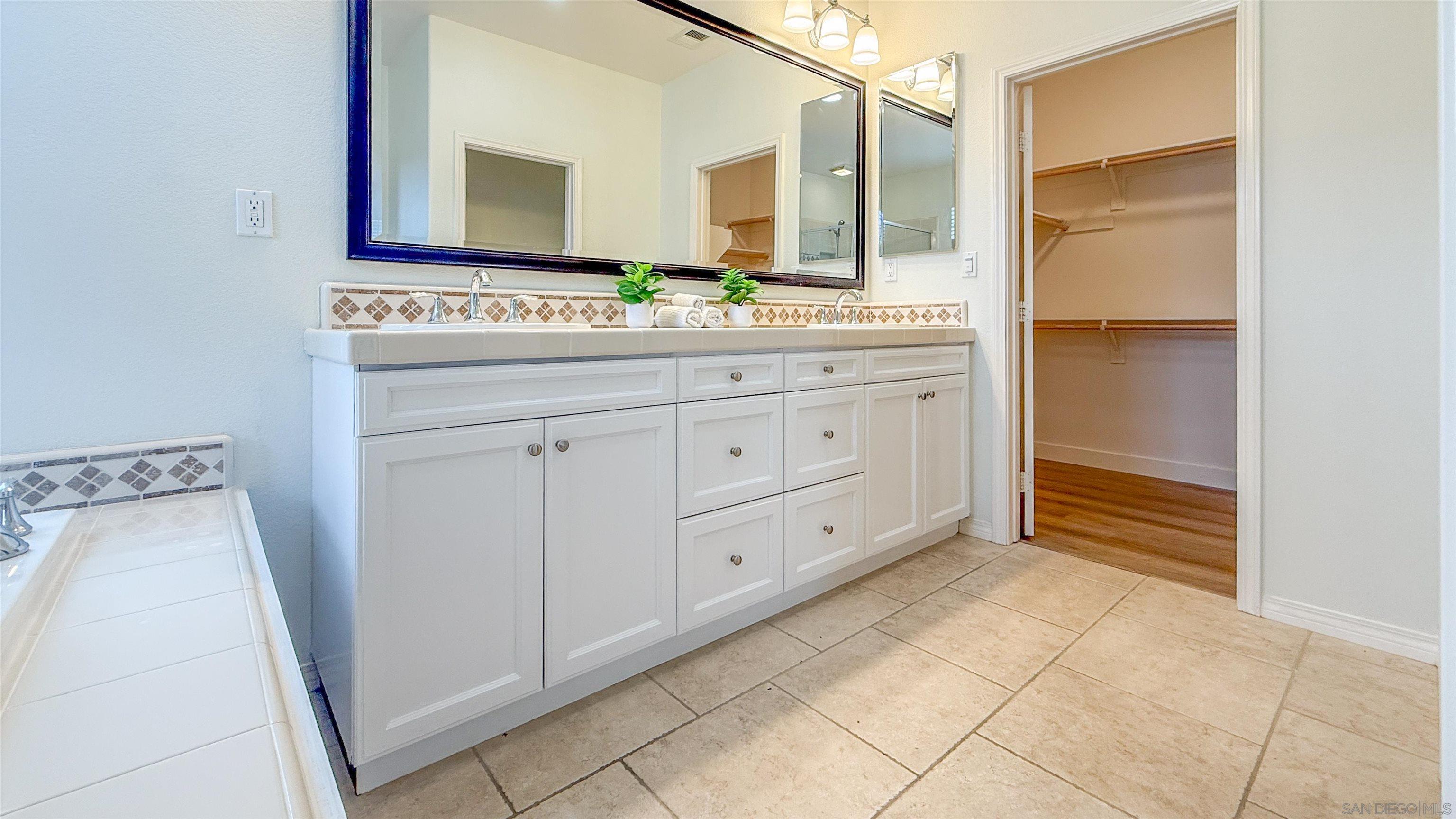 Detail Gallery Image 28 of 40 For 15701  Concord Ridge Ter, San Diego,  CA 92127 - 4 Beds | 2/1 Baths