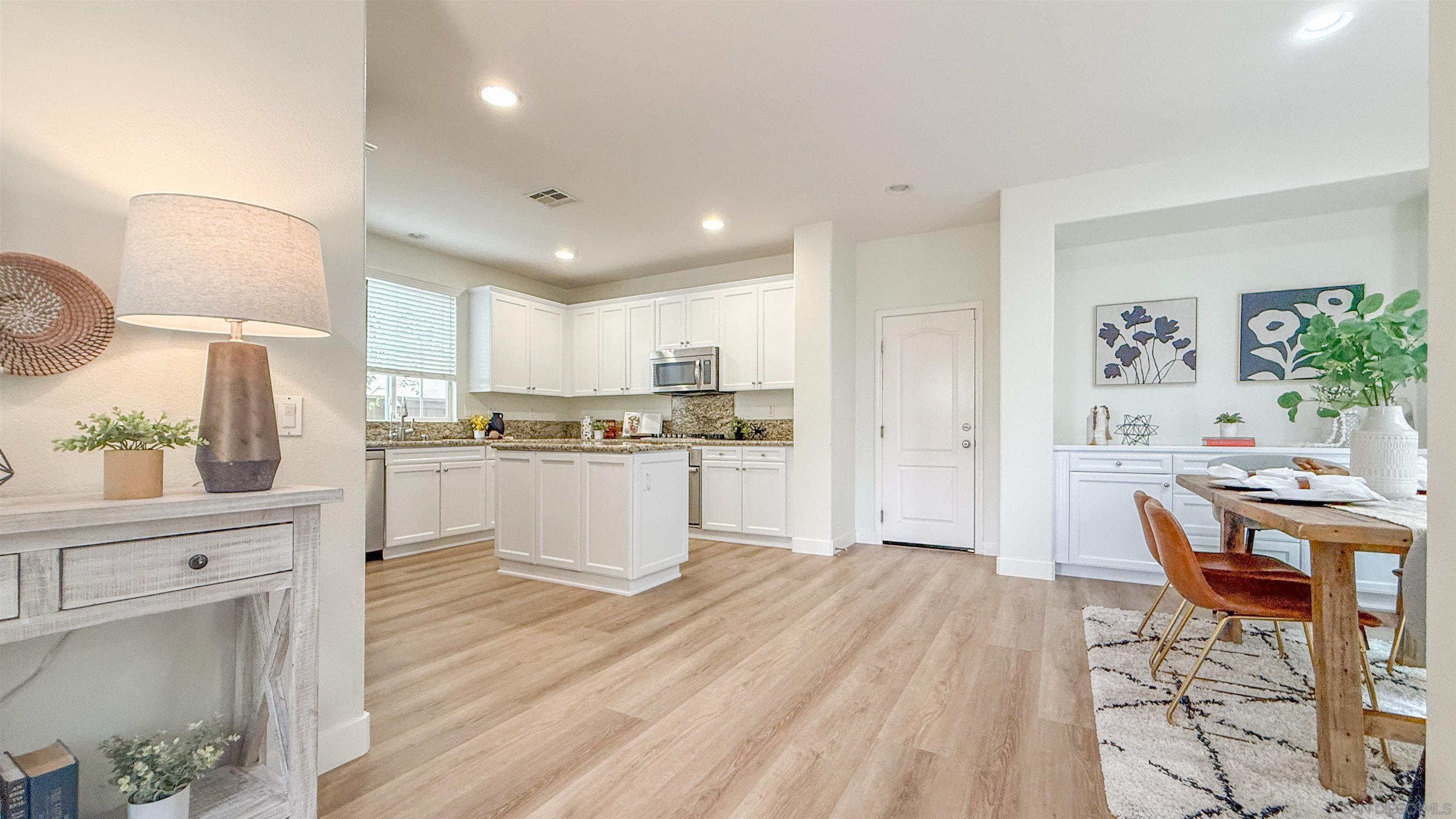 Detail Gallery Image 4 of 40 For 15701  Concord Ridge Ter, San Diego,  CA 92127 - 4 Beds | 2/1 Baths