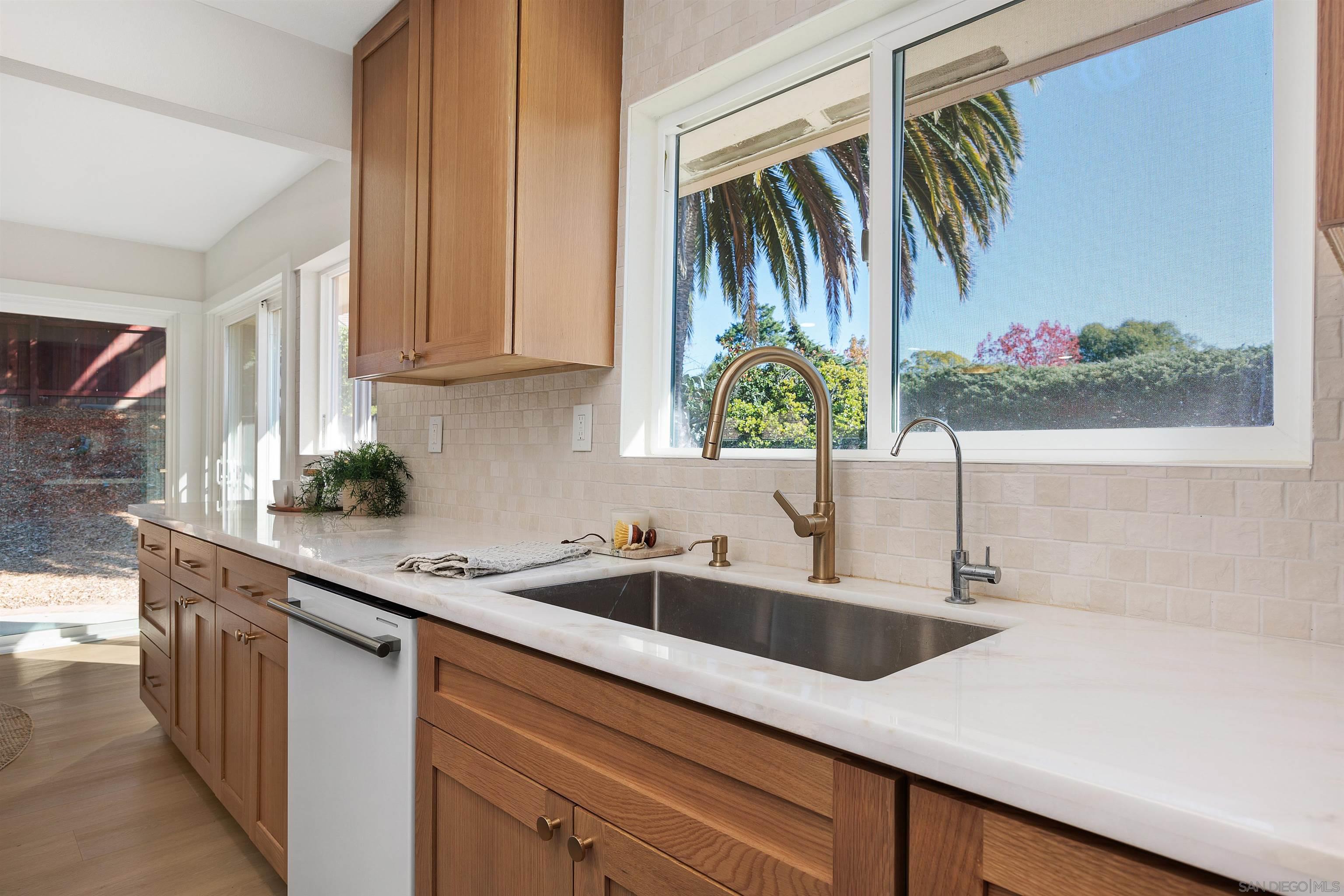 Detail Gallery Image 11 of 33 For 17111  Prado Pl, San Diego,  CA 92128 - 3 Beds | 2 Baths