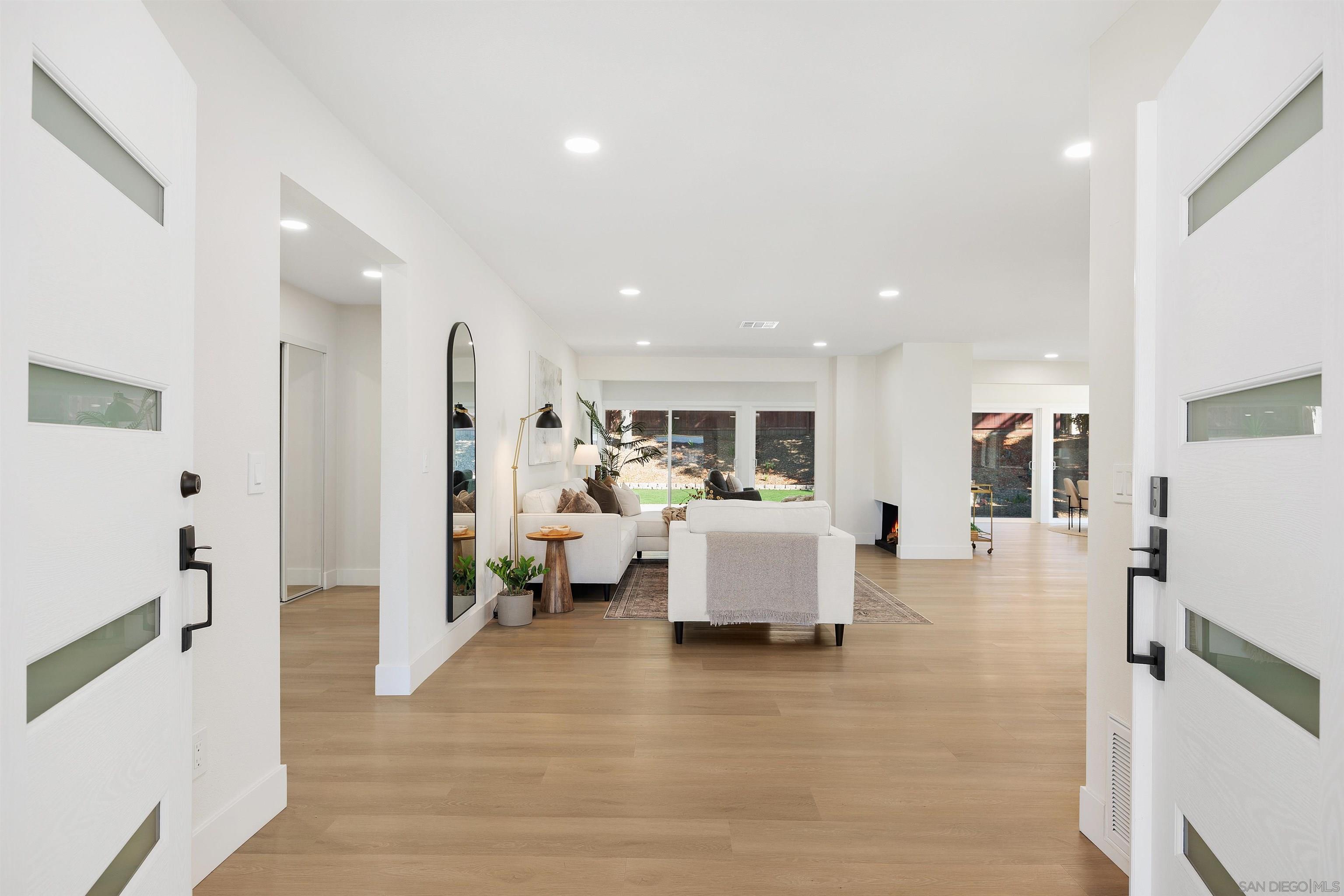 Detail Gallery Image 4 of 33 For 17111  Prado Pl, San Diego,  CA 92128 - 3 Beds | 2 Baths