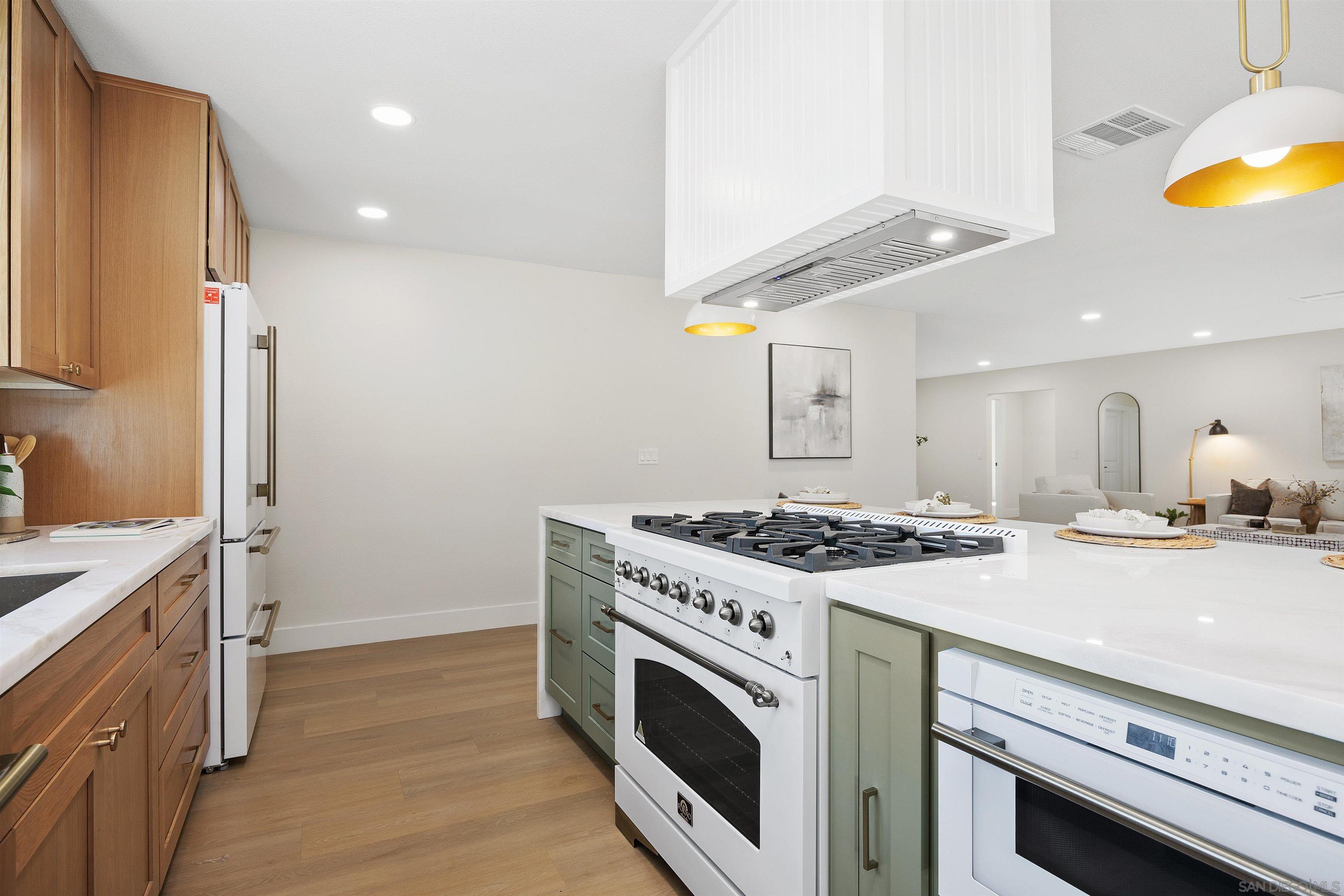 Detail Gallery Image 10 of 33 For 17111  Prado Pl, San Diego,  CA 92128 - 3 Beds | 2 Baths