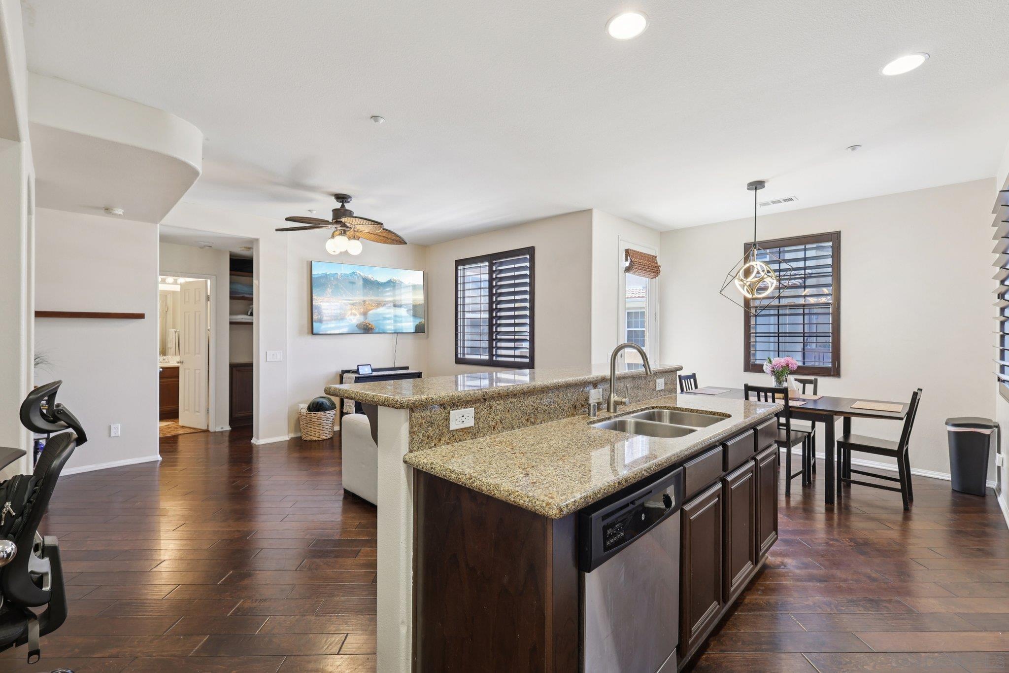 Detail Gallery Image 11 of 31 For 31167  Strawberry Tree Lane, Temecula,  CA 92592 - 2 Beds | 2 Baths