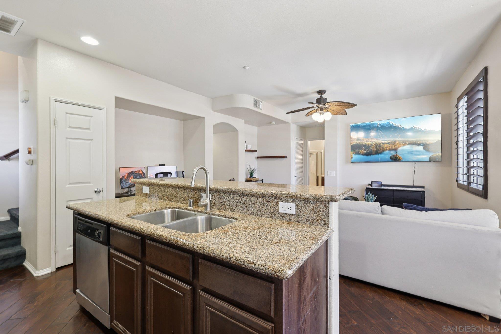 Detail Gallery Image 12 of 31 For 31167  Strawberry Tree Lane, Temecula,  CA 92592 - 2 Beds | 2 Baths