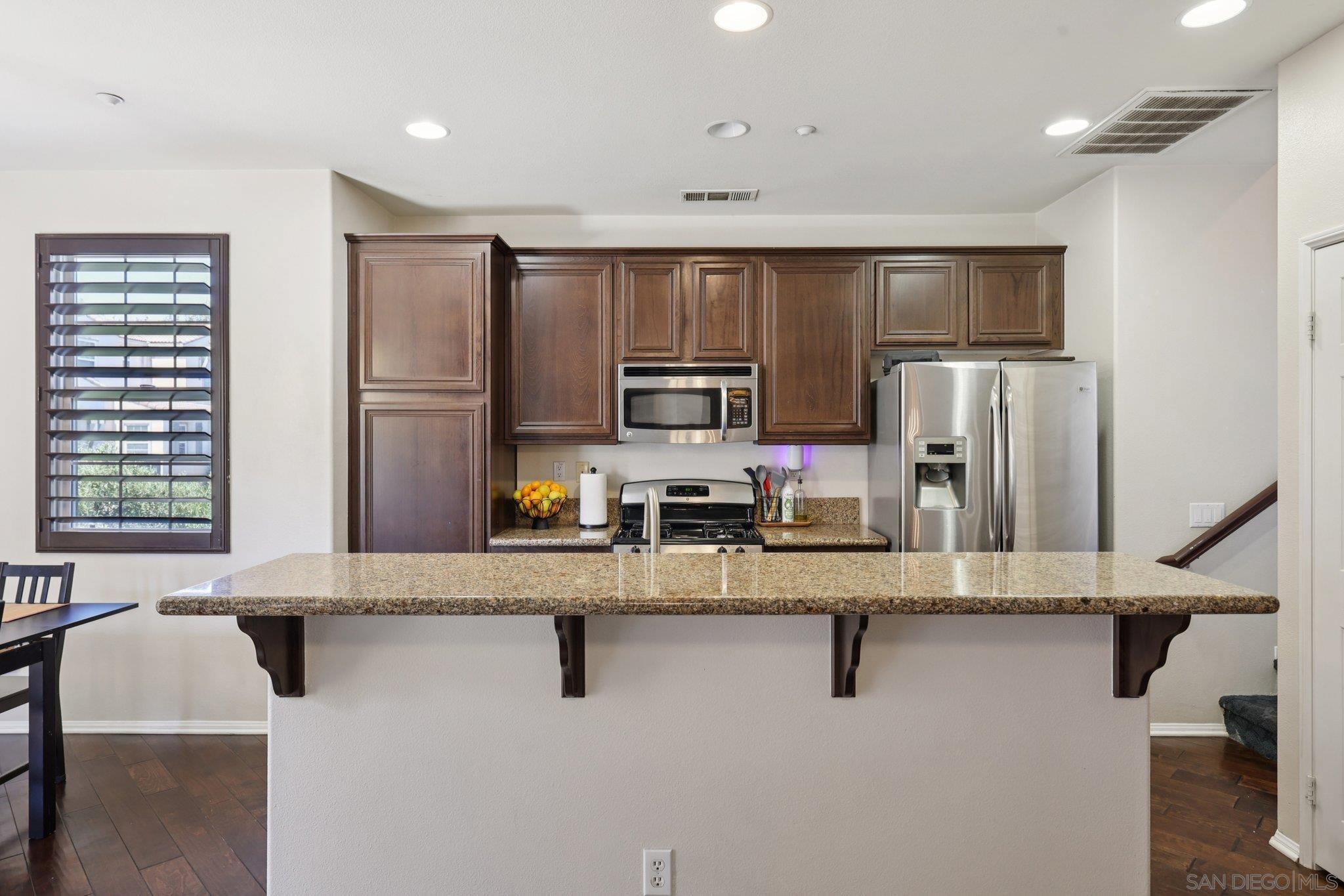 Detail Gallery Image 9 of 31 For 31167  Strawberry Tree Lane, Temecula,  CA 92592 - 2 Beds | 2 Baths