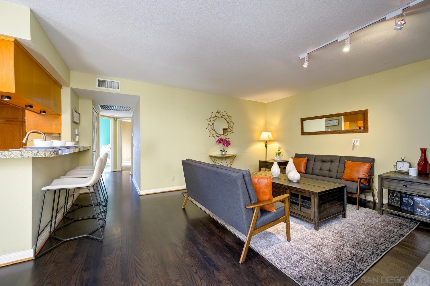 Detail Gallery Image 13 of 42 For 4140  Hamilton St  #1,  San Diego,  CA 92104 - 2 Beds | 2 Baths