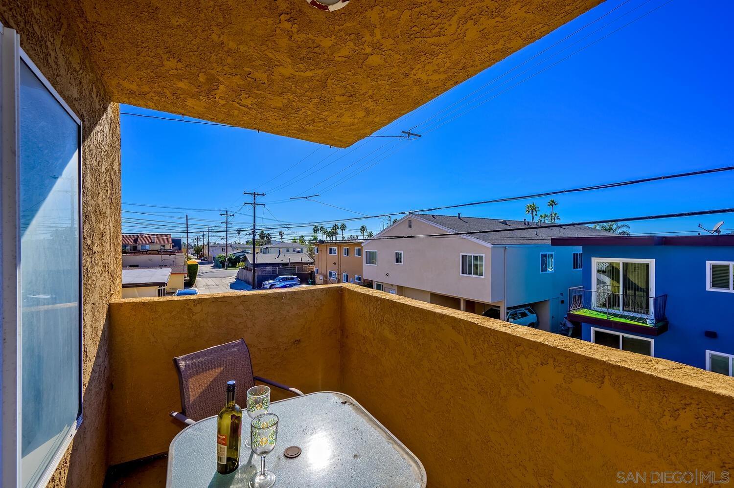 Detail Gallery Image 16 of 42 For 4140  Hamilton St  #1,  San Diego,  CA 92104 - 2 Beds | 2 Baths