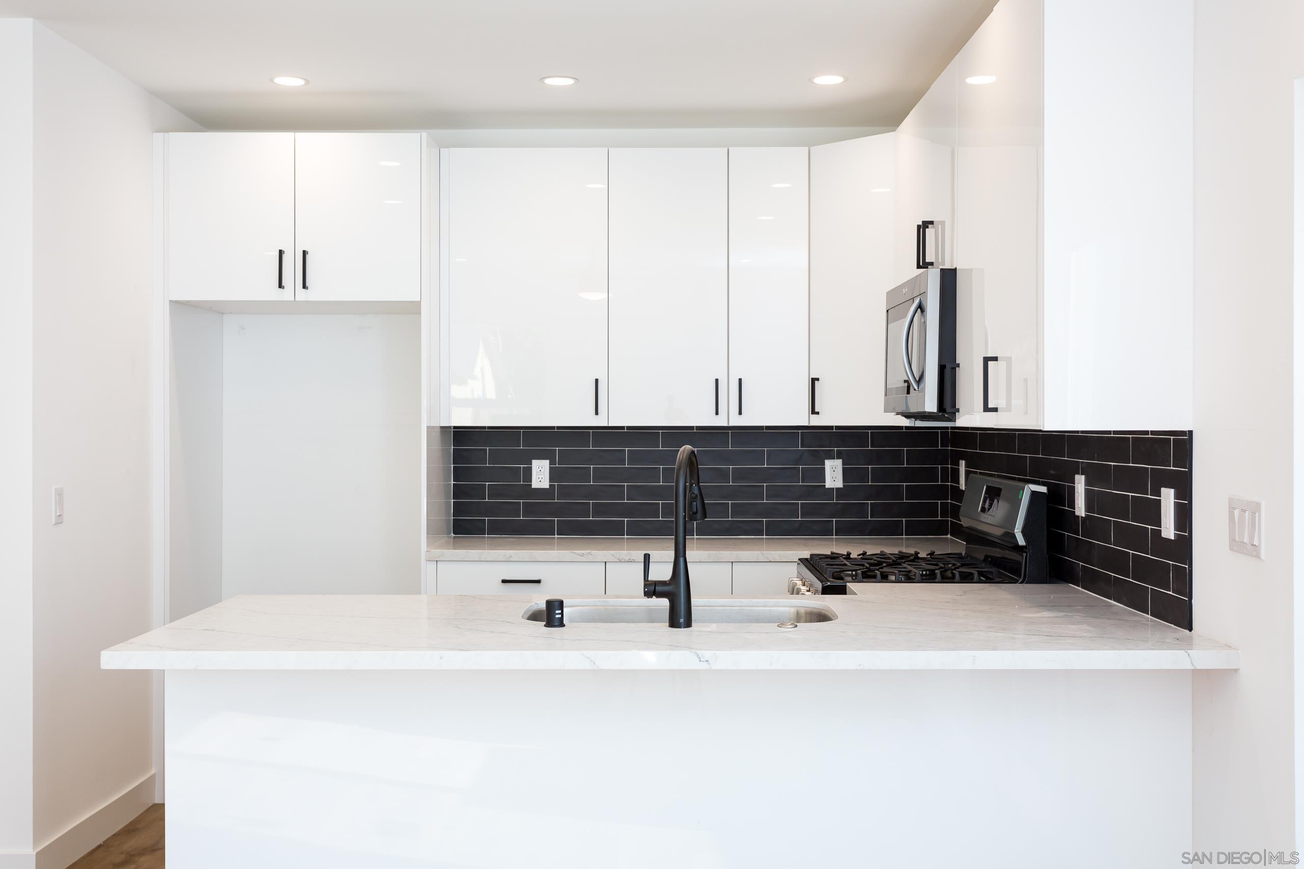 Detail Gallery Image 8 of 60 For 5721-23  Campanile Way, San Diego,  CA 92115 - – Beds | – Baths