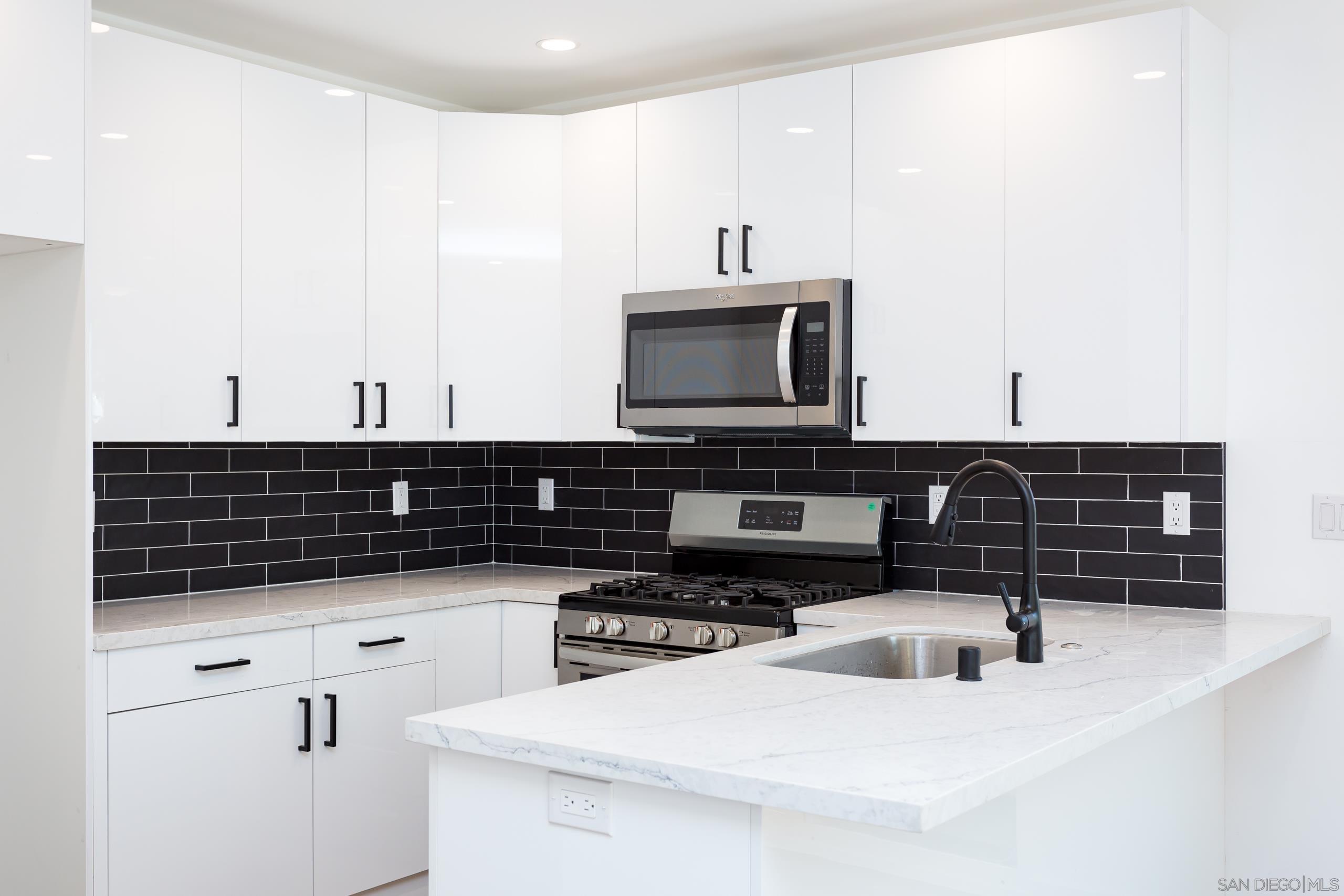 Detail Gallery Image 10 of 60 For 5721-23  Campanile Way, San Diego,  CA 92115 - – Beds | – Baths