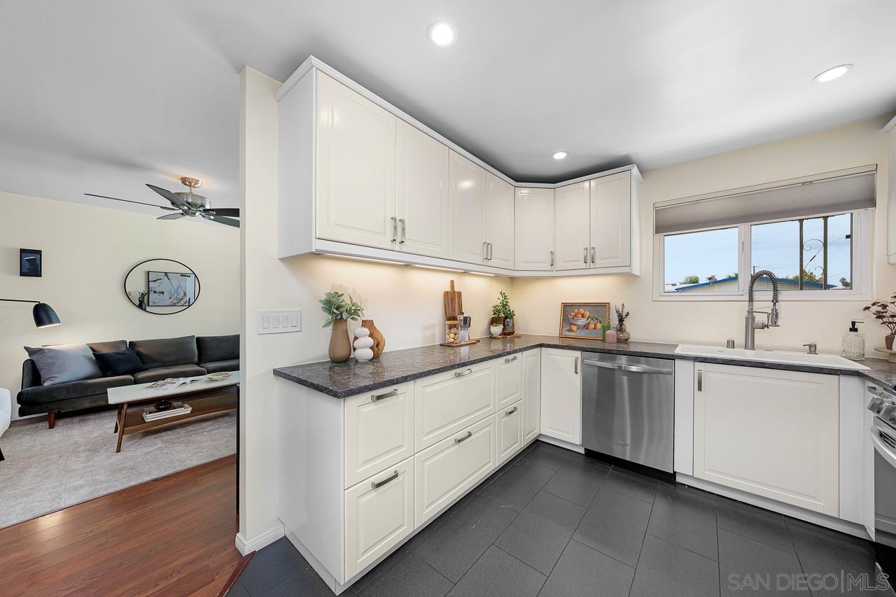 Detail Gallery Image 8 of 30 For 4034  Conrad Avenue, San Diego,  CA 92117 - 3 Beds | 2 Baths