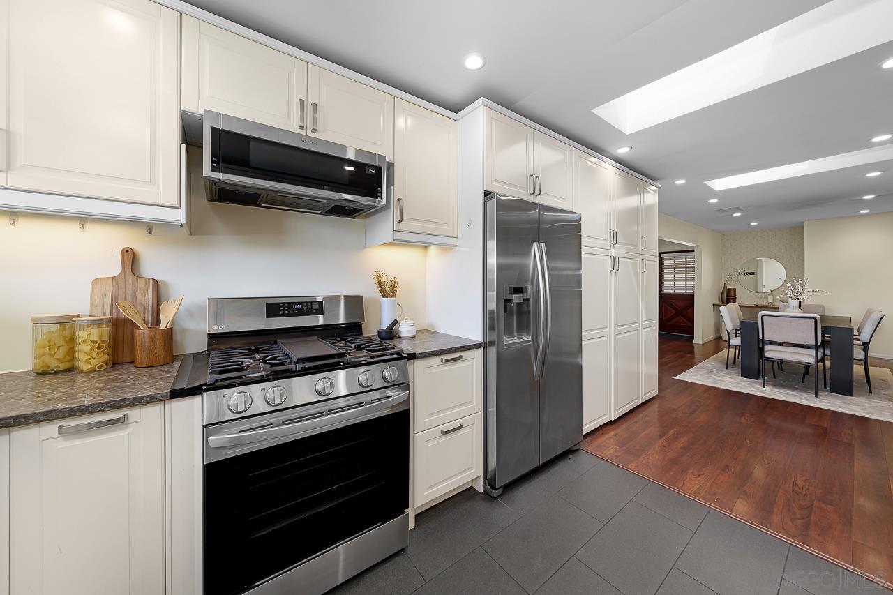 Detail Gallery Image 9 of 30 For 4034  Conrad Avenue, San Diego,  CA 92117 - 3 Beds | 2 Baths