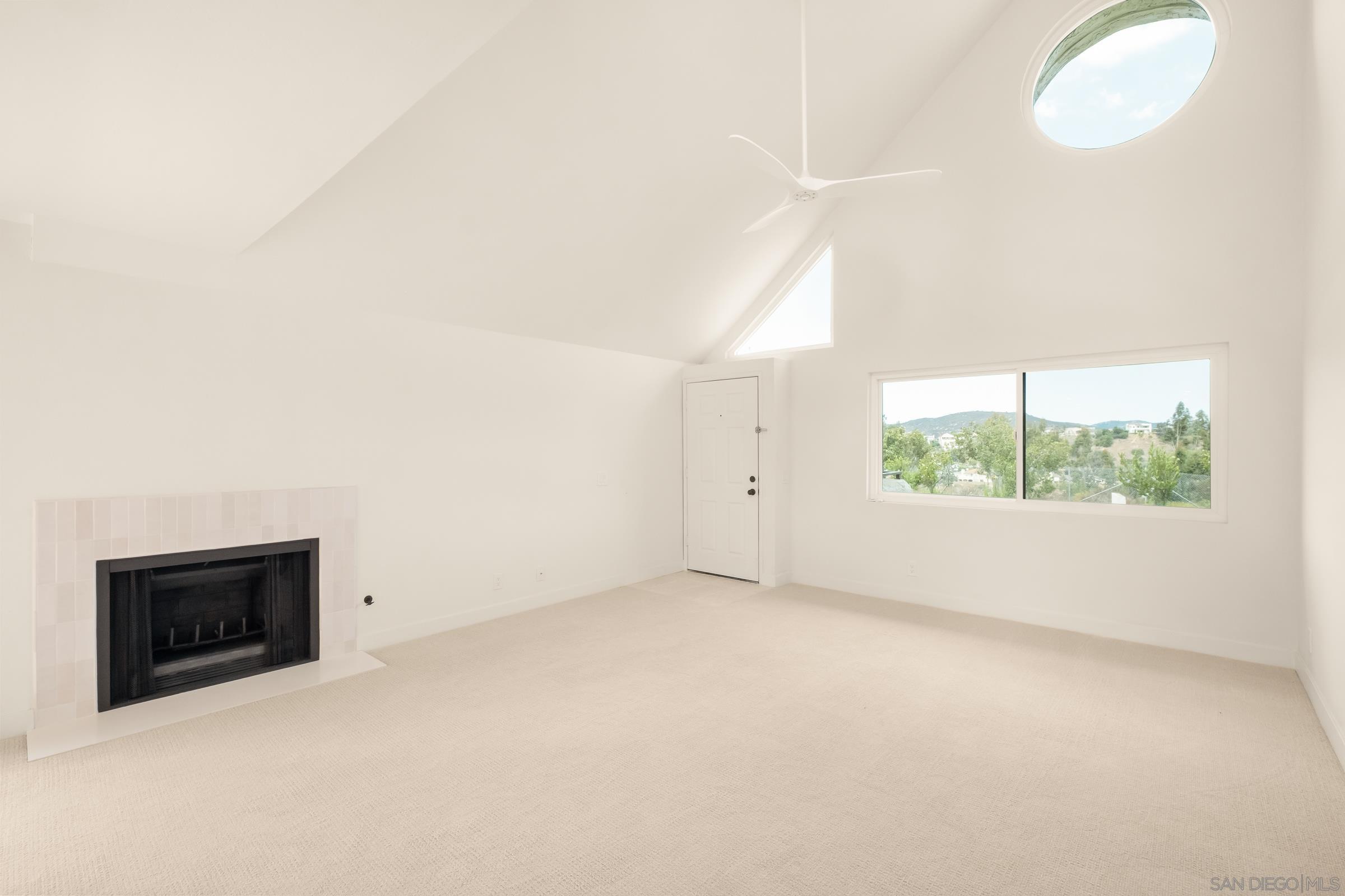 Detail Gallery Image 3 of 31 For 17925  Caminito Pinero  #270,  San Diego,  CA 92128 - 1 Beds | 1 Baths